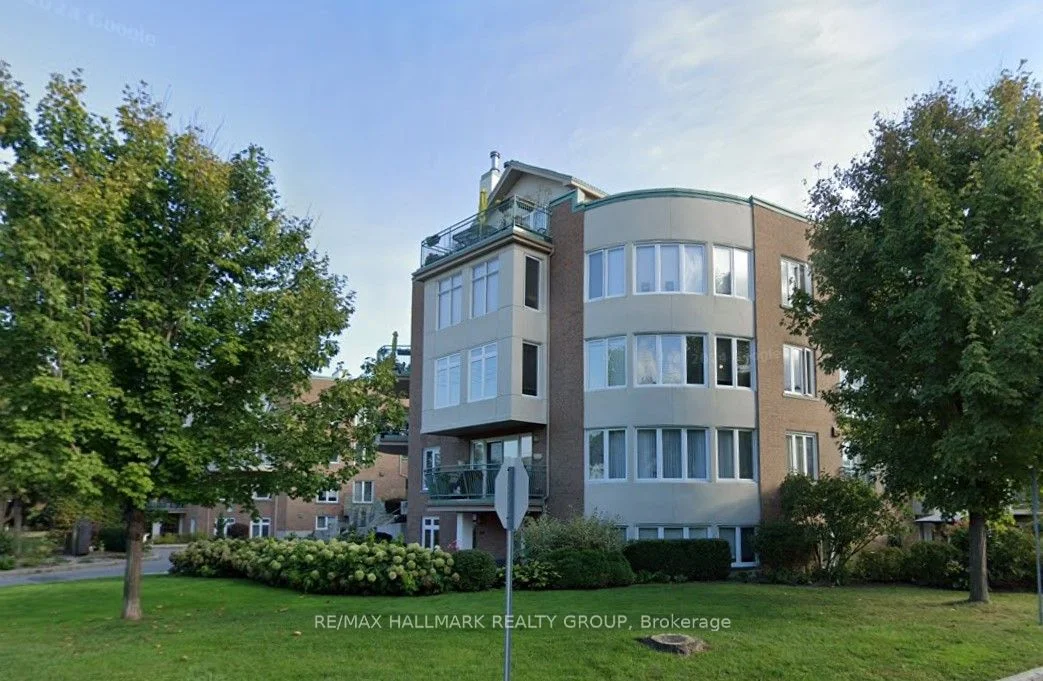 Condo Apartment in Overbrook - Castleheights and Area