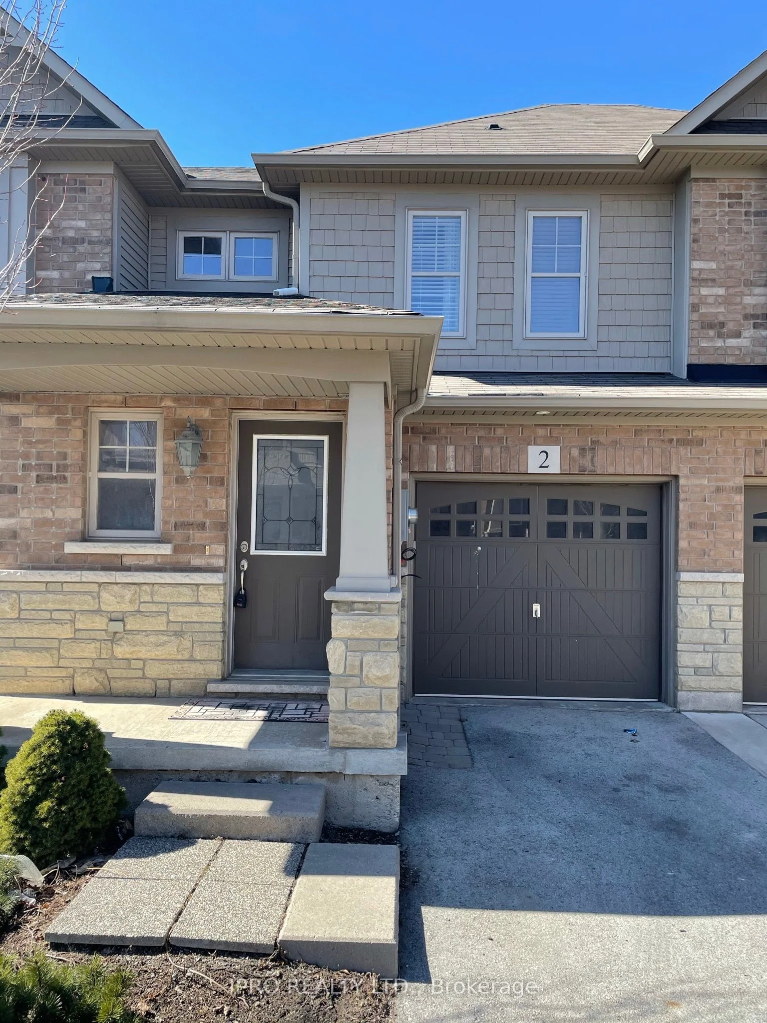 Att/Row/Townhouse in Hamilton