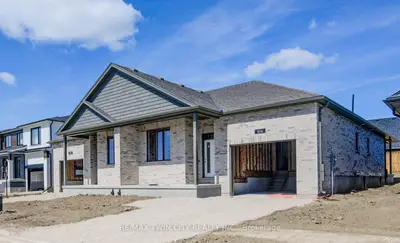 104 South Parkwood Boulevard, Woolwich, On N3b 0e6