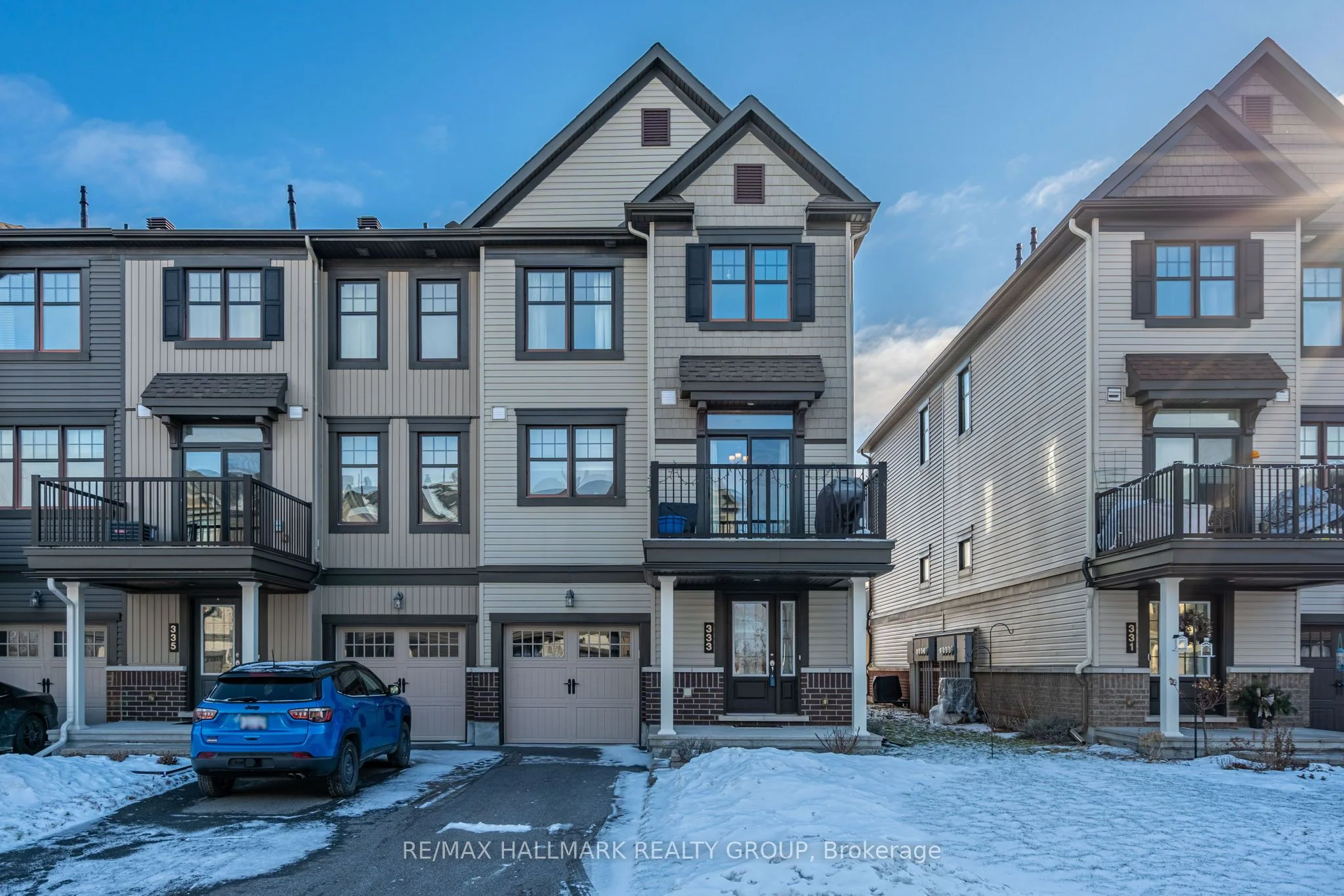 Att/Row/Townhouse in Orleans - Cumberland and Area
