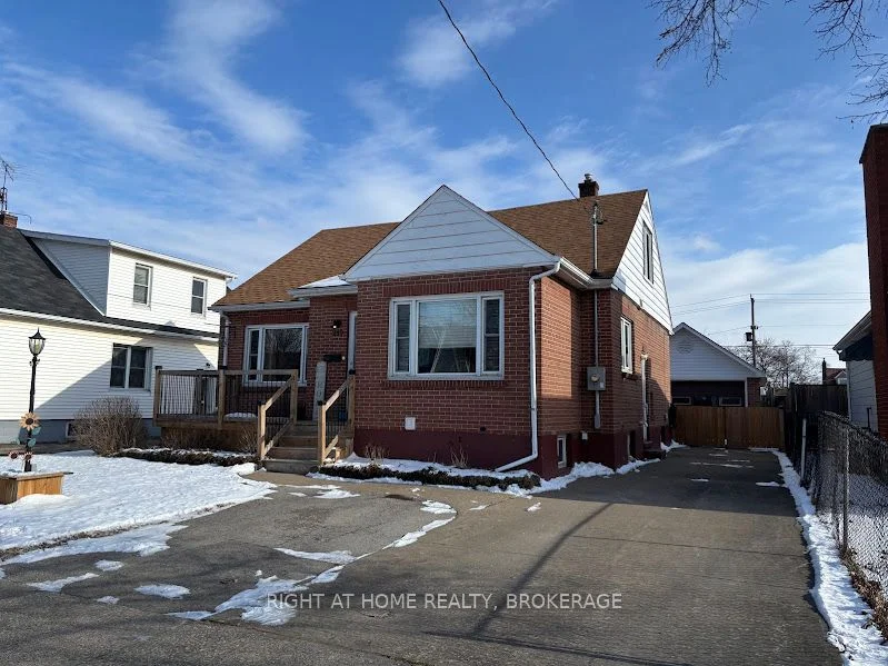240 Wallace Avenue S, Welland, On L3b 1r6