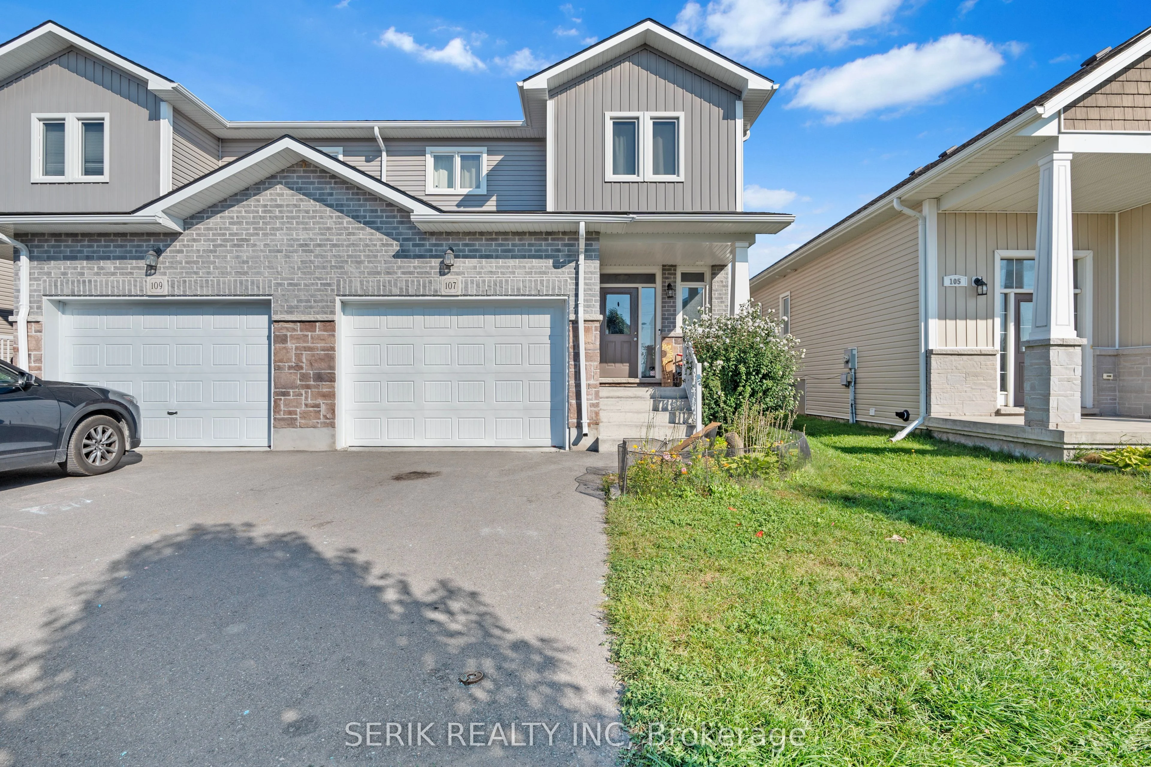 Semi-Detached in Loyalist