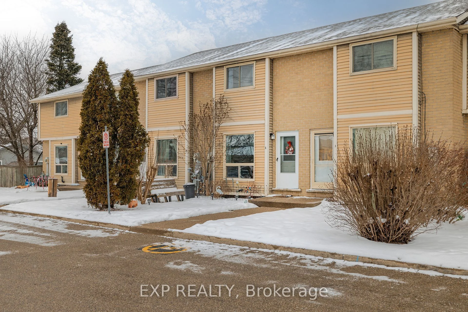 Condo Townhouse in Woodstock