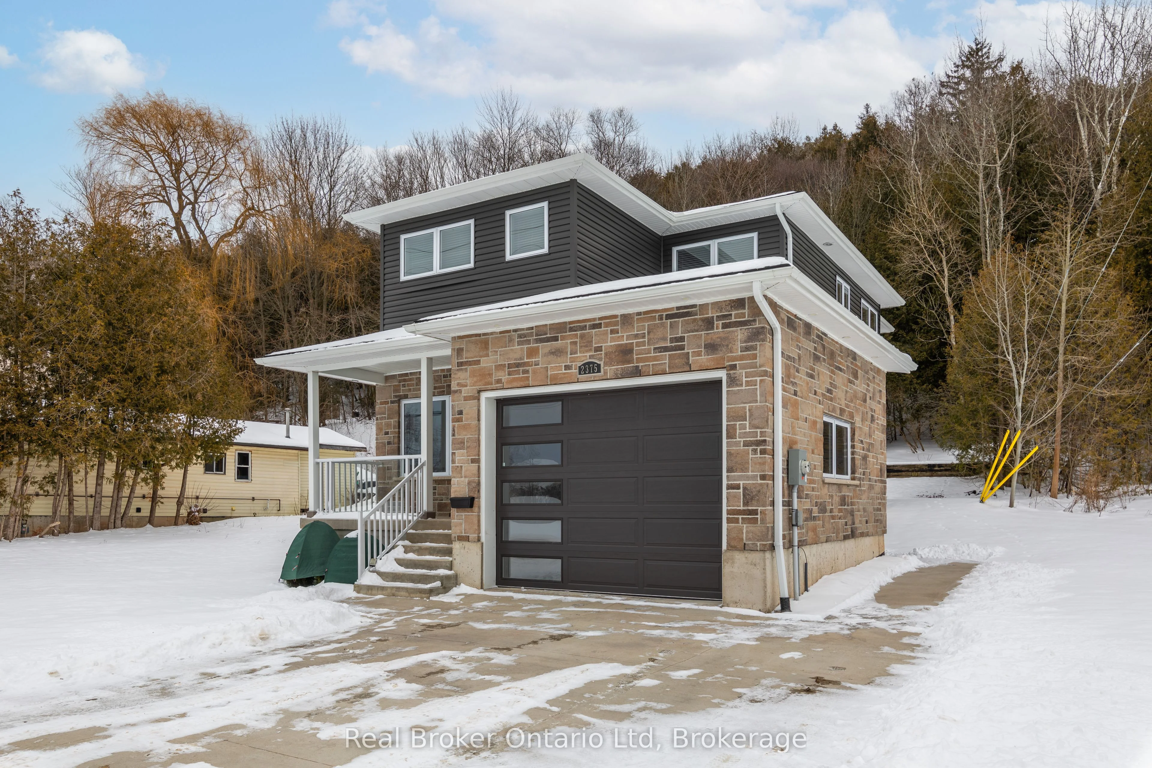 Detached in Owen Sound