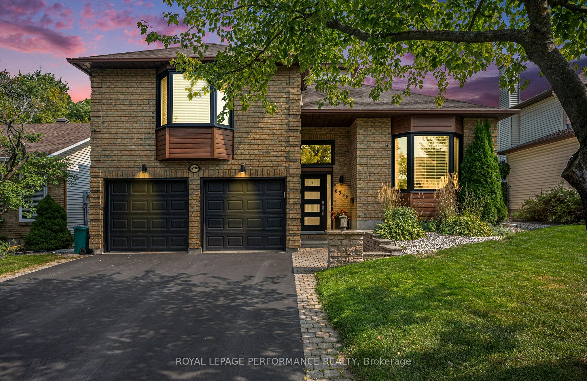 Detached in Orleans - Convent Glen and Area