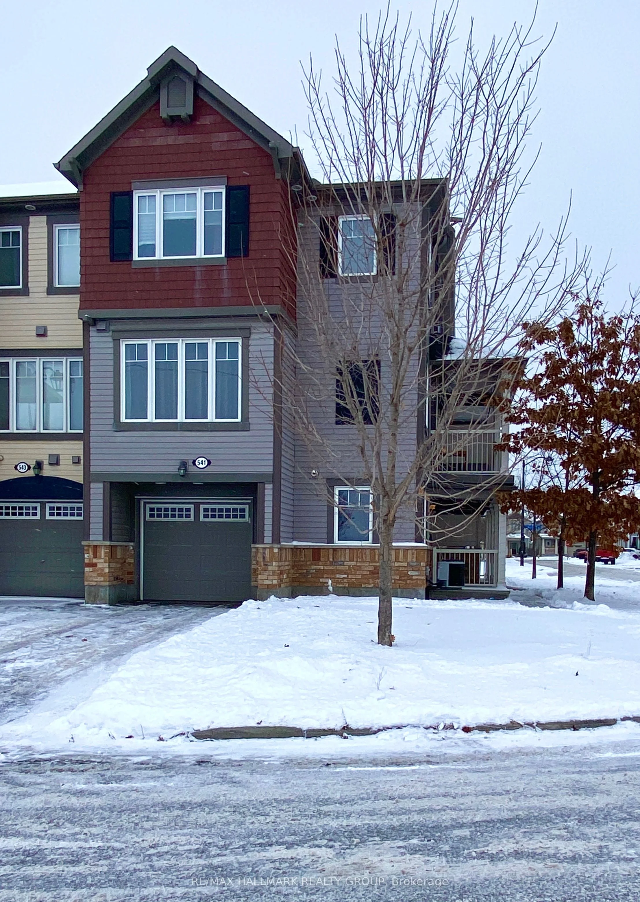Att/Row/Townhouse in Kanata