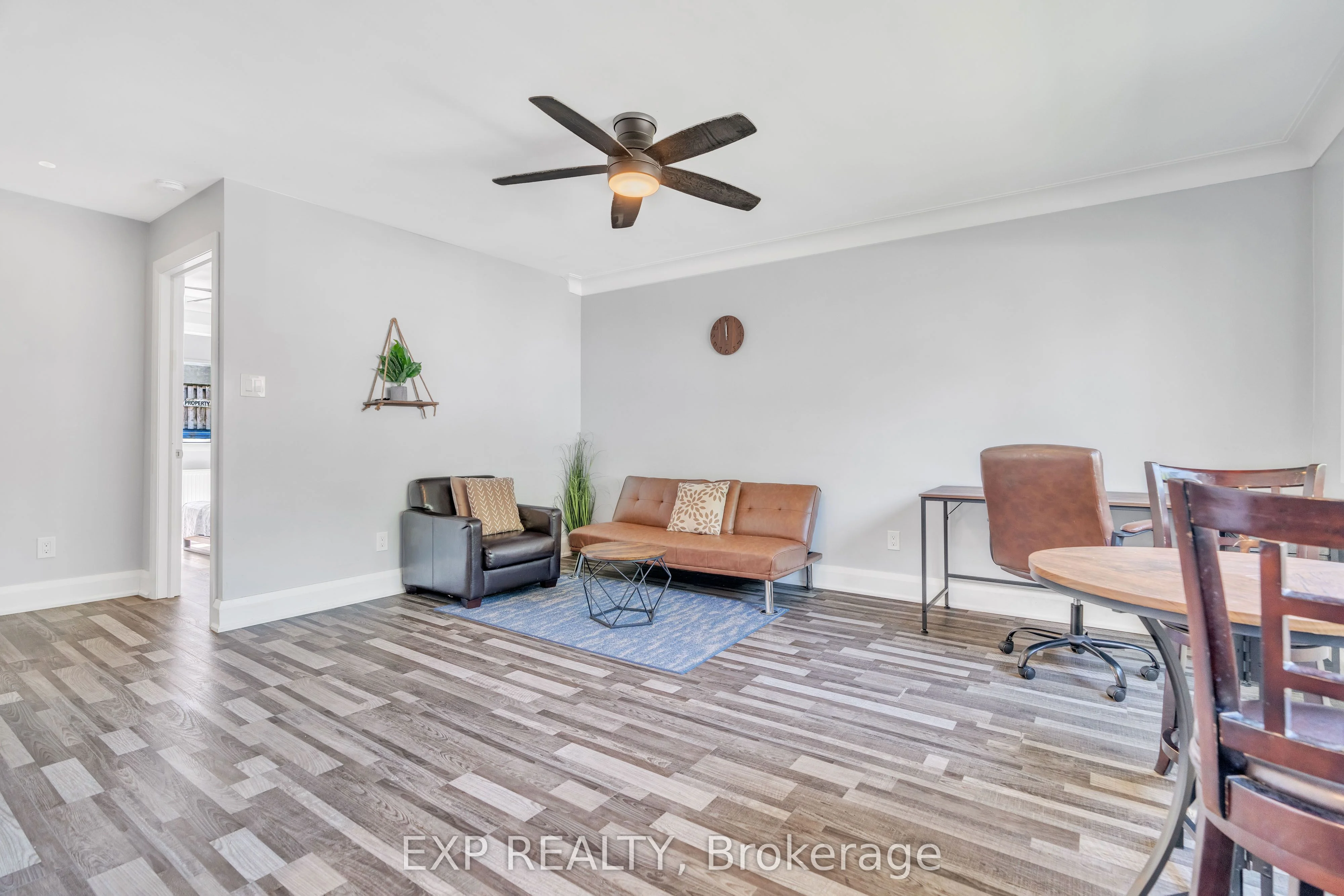 126 Marier Avenue, Vanier and Kingsview Park, ON K1L 5S1