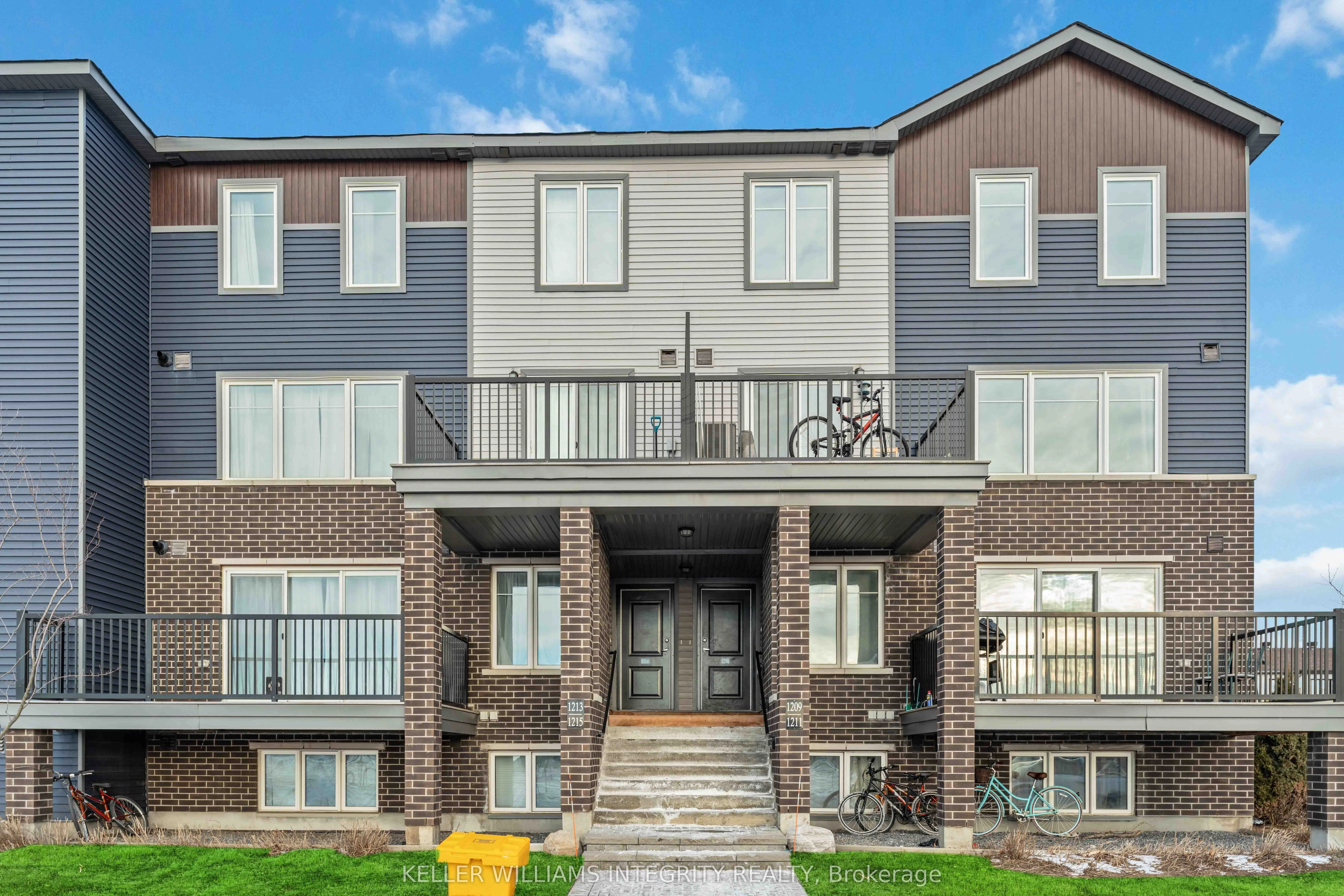 Condo Townhouse in Barrhaven