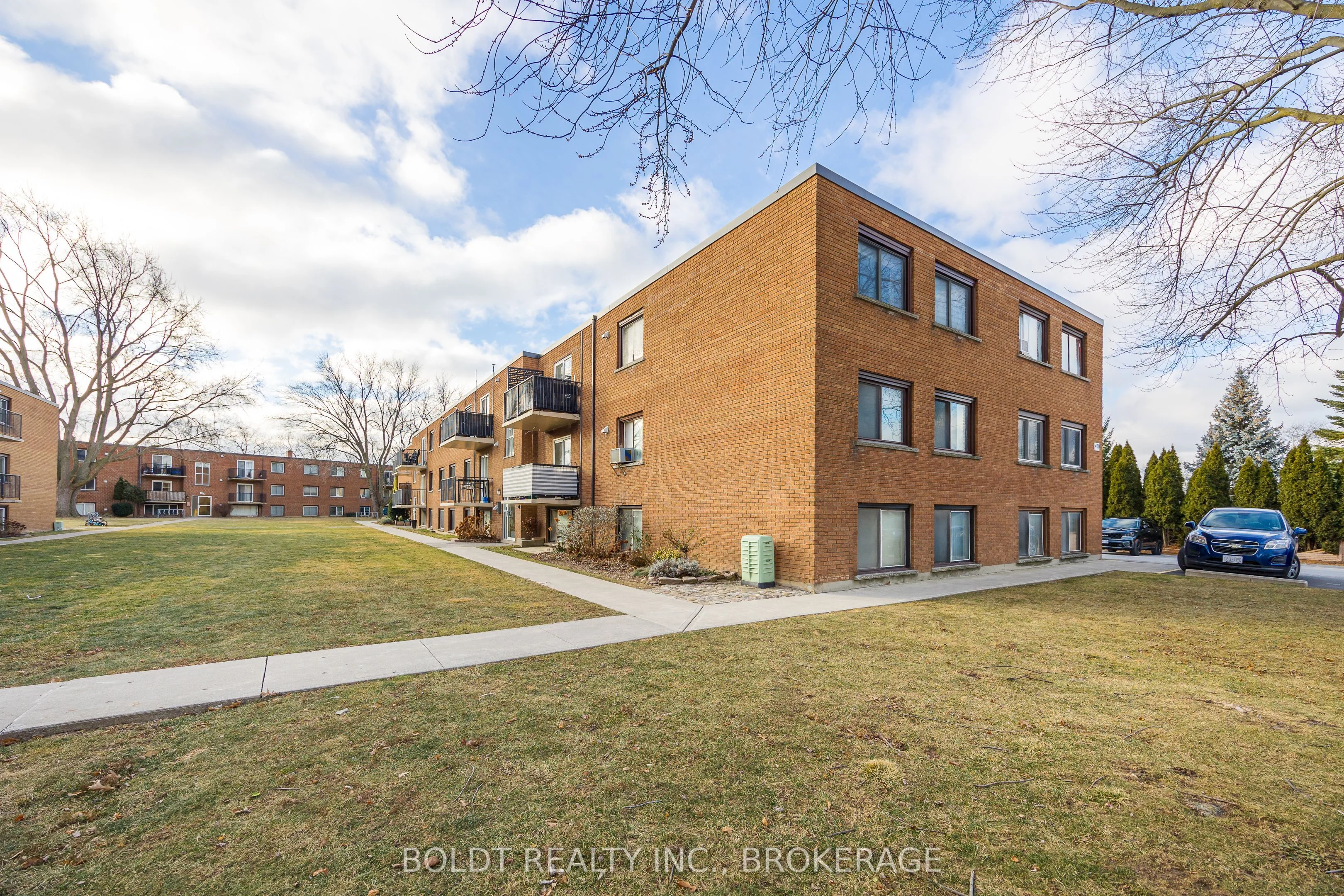 Condo Apartment in St. Catharines