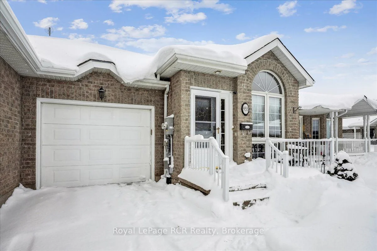 Att/Row/Townhouse in Owen Sound