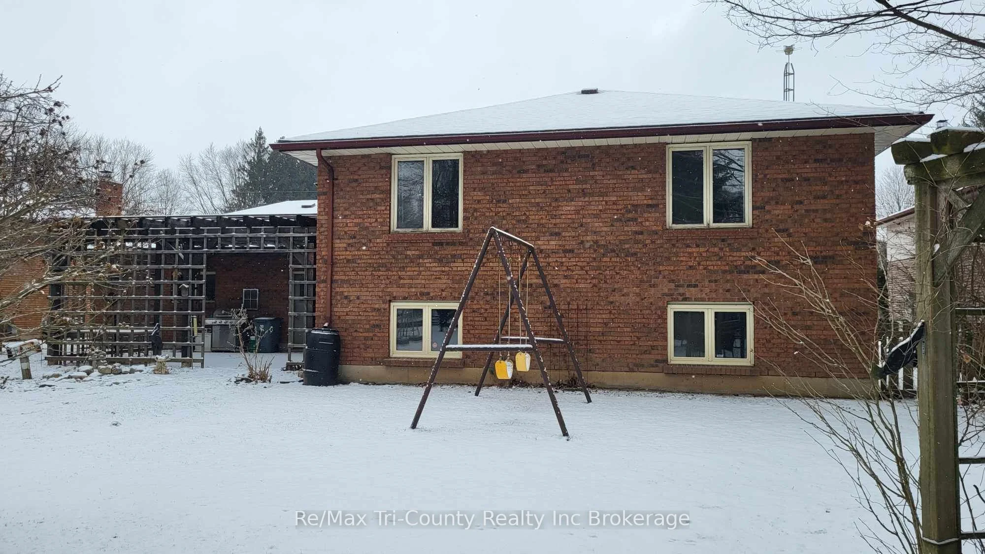 2343 Church Street, Strathroy-Caradoc, ON N0L 1W0