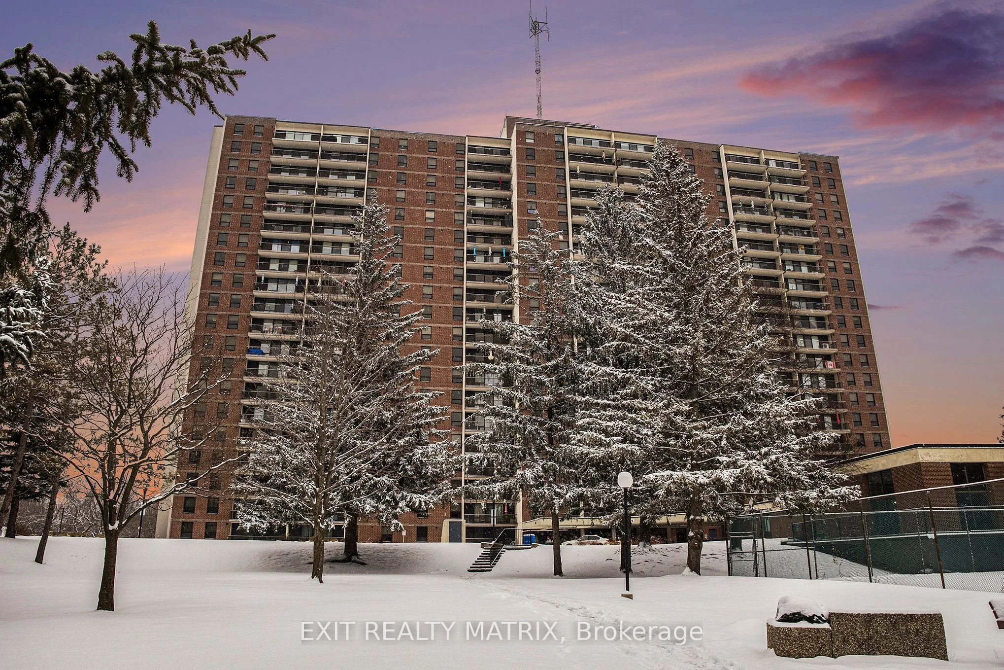 Condo Apartment in Overbrook - Castleheights and Area