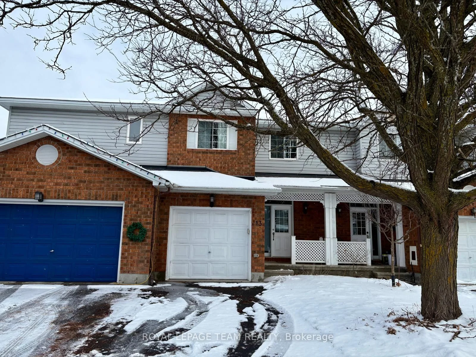 Att/Row/Townhouse in Kanata