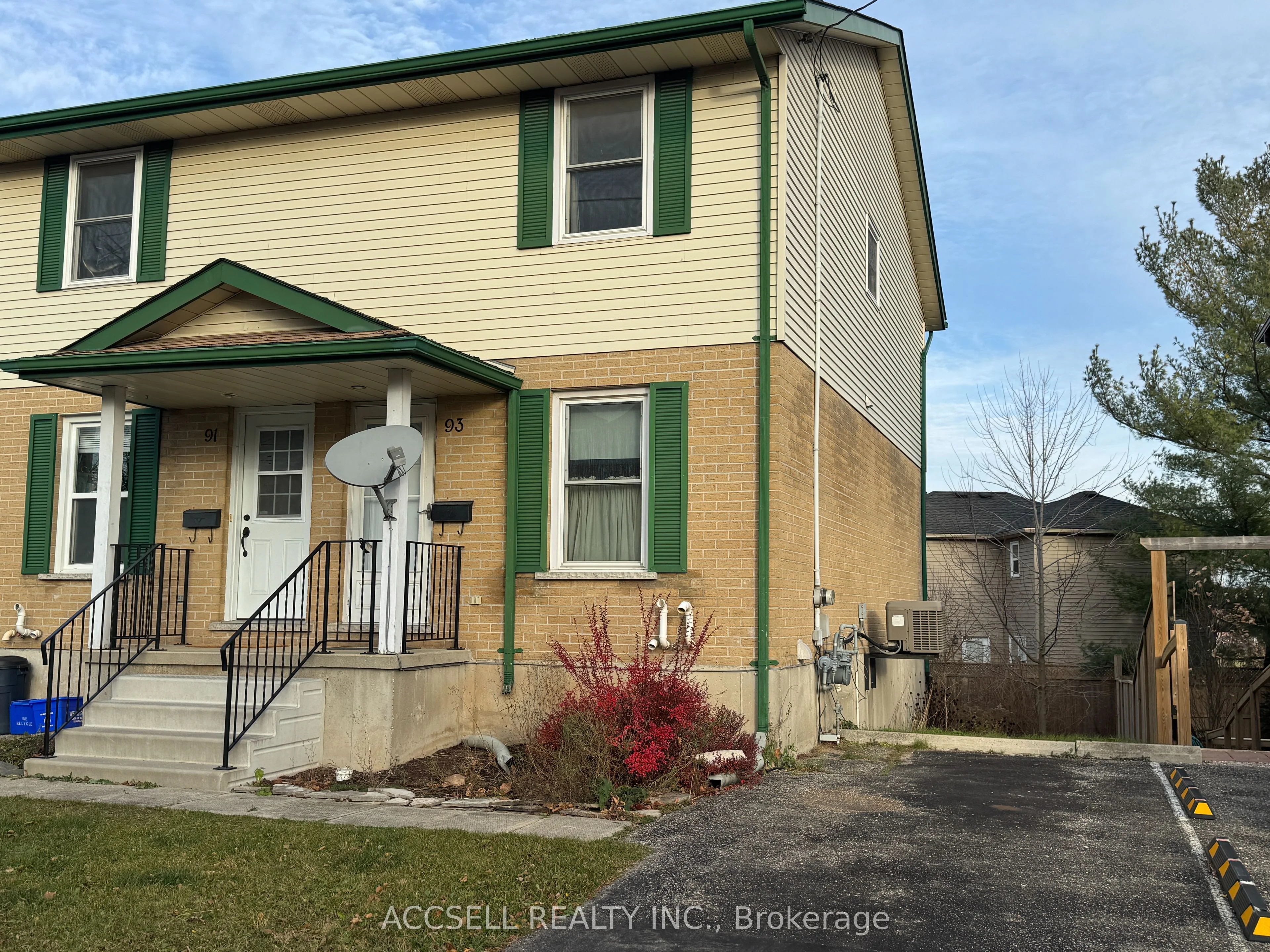 93 Bay Street, Woodstock, ON N4S 3K7