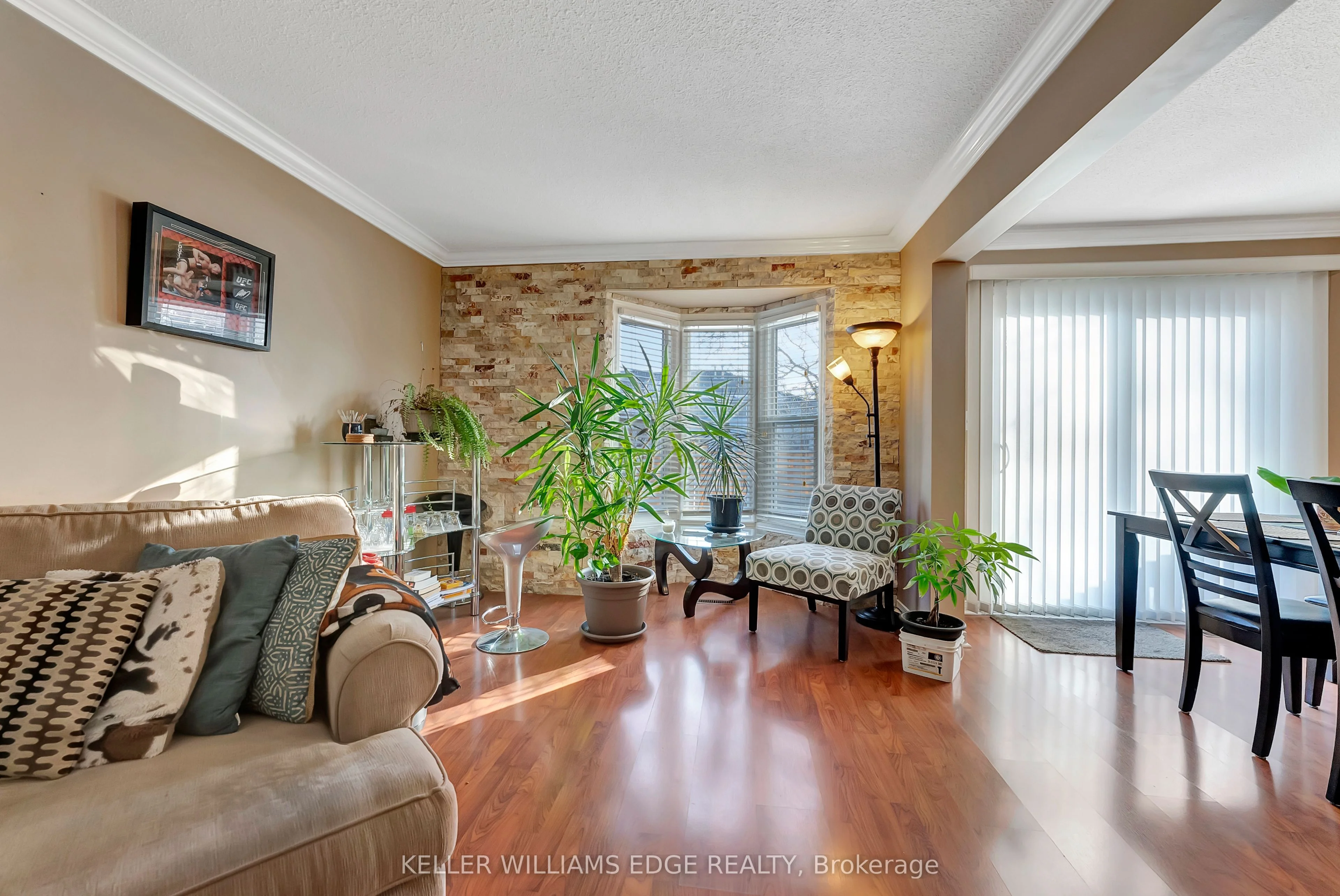 2 Royalwood Court 39, Hamilton, ON L8E 4Z1