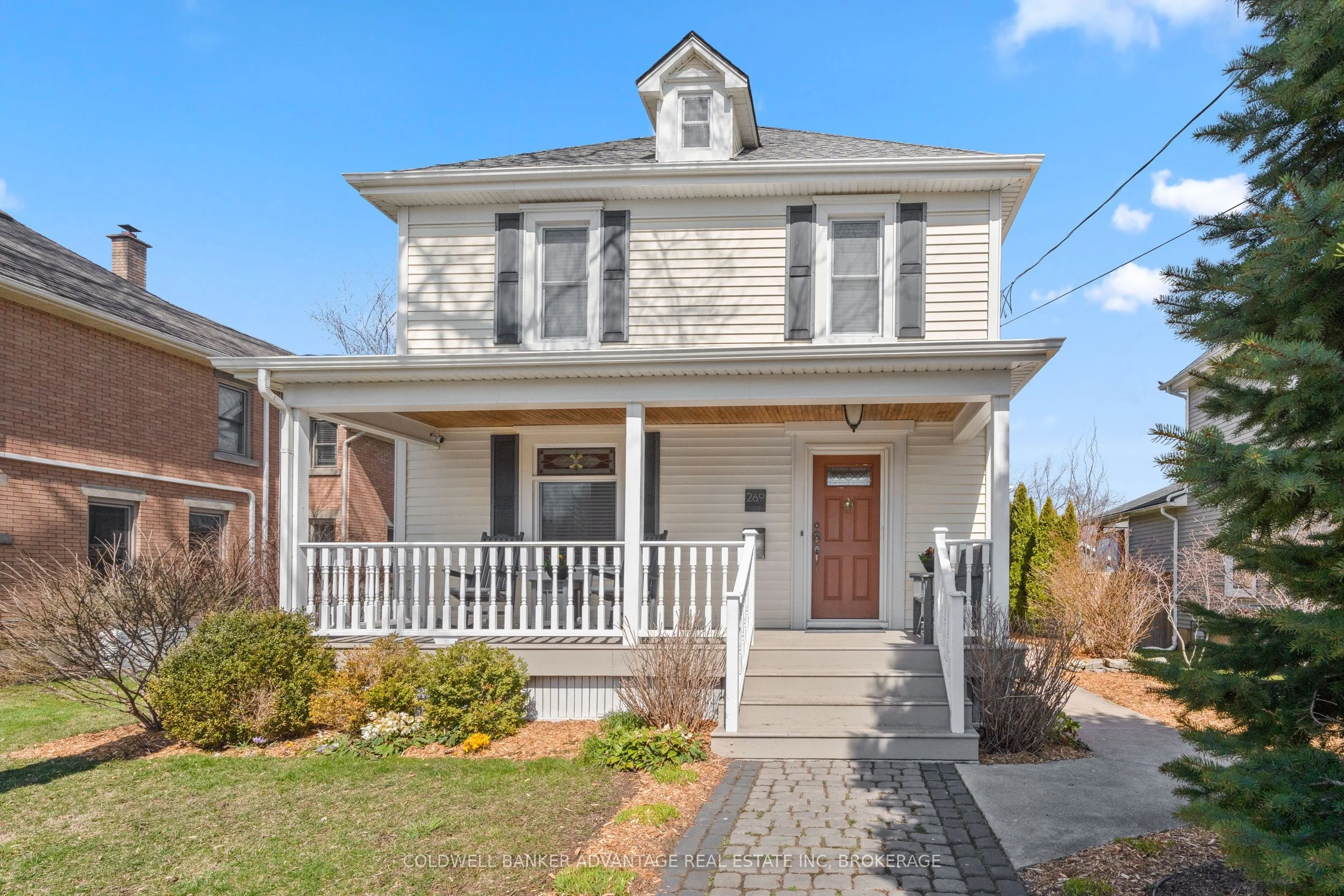 Detached in Port Colborne