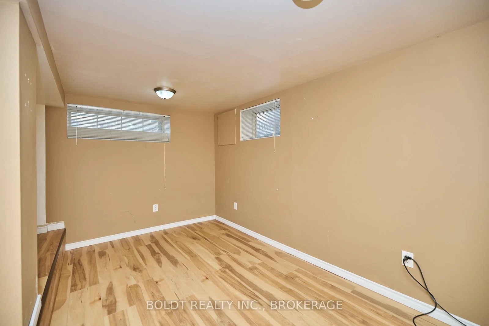 139 Pleasant Avenue, St. Catharines, ON L2R 1Y3