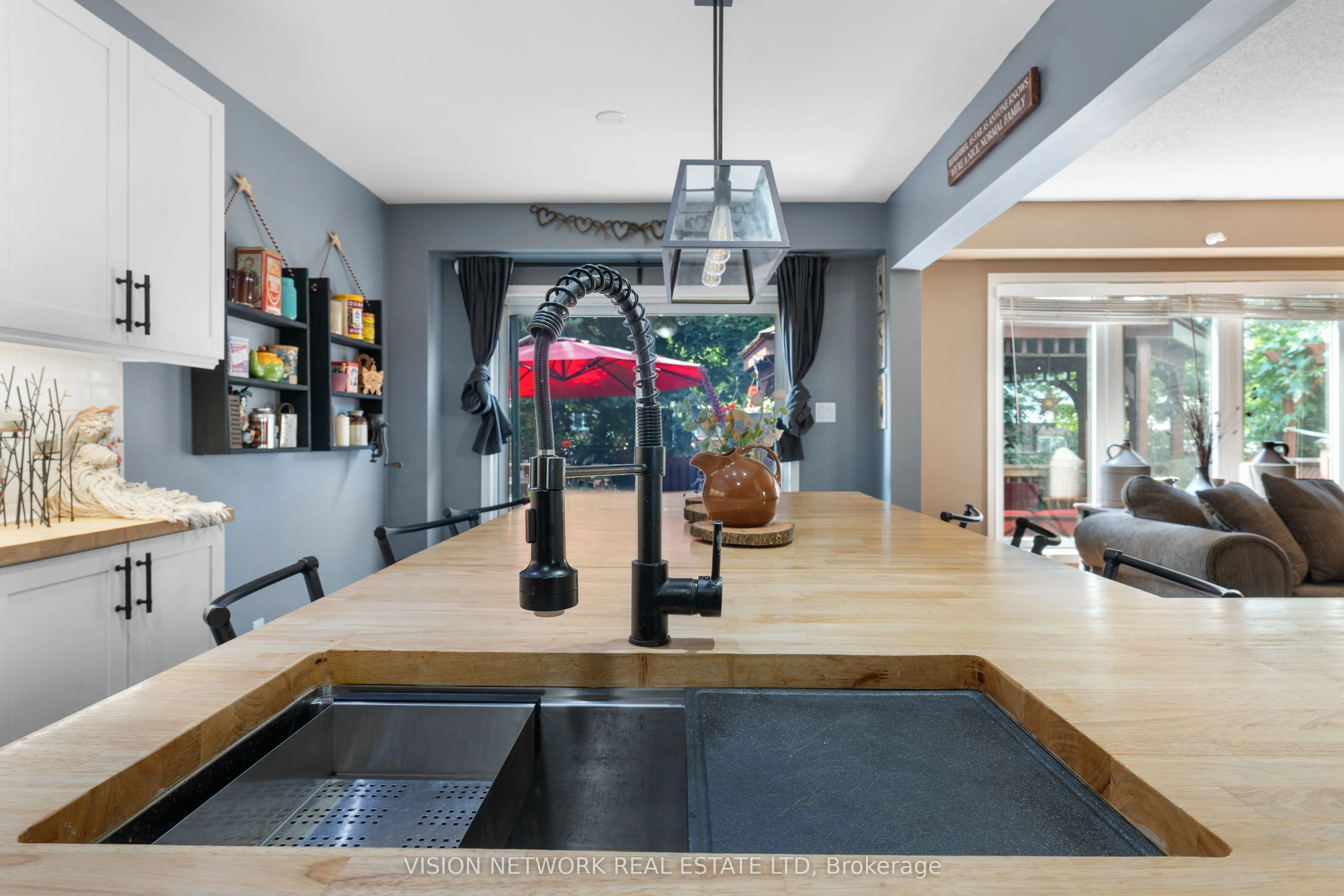 404 Lighthouse Road, London South, ON N6M 1J1