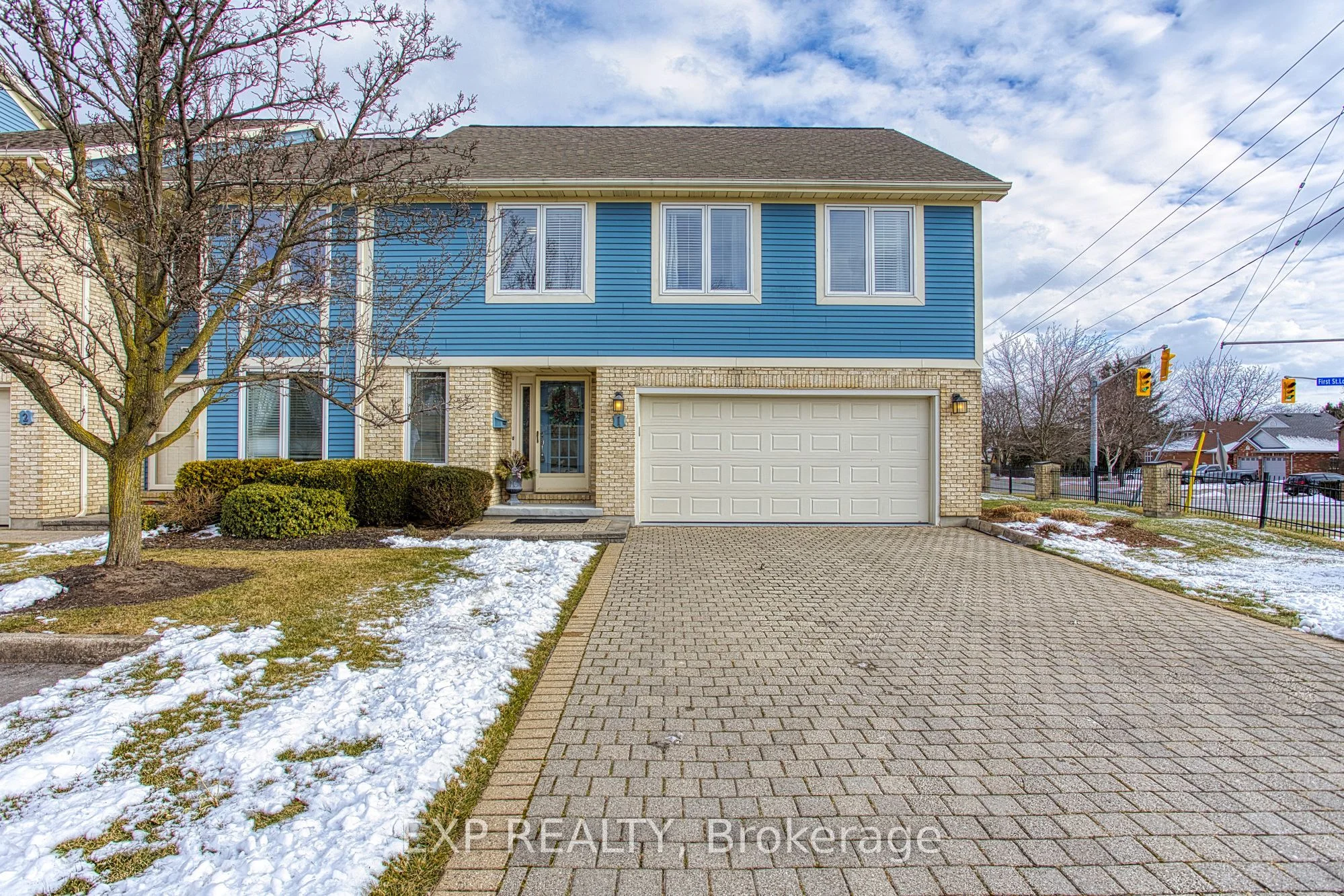 Condo Townhouse in St. Catharines