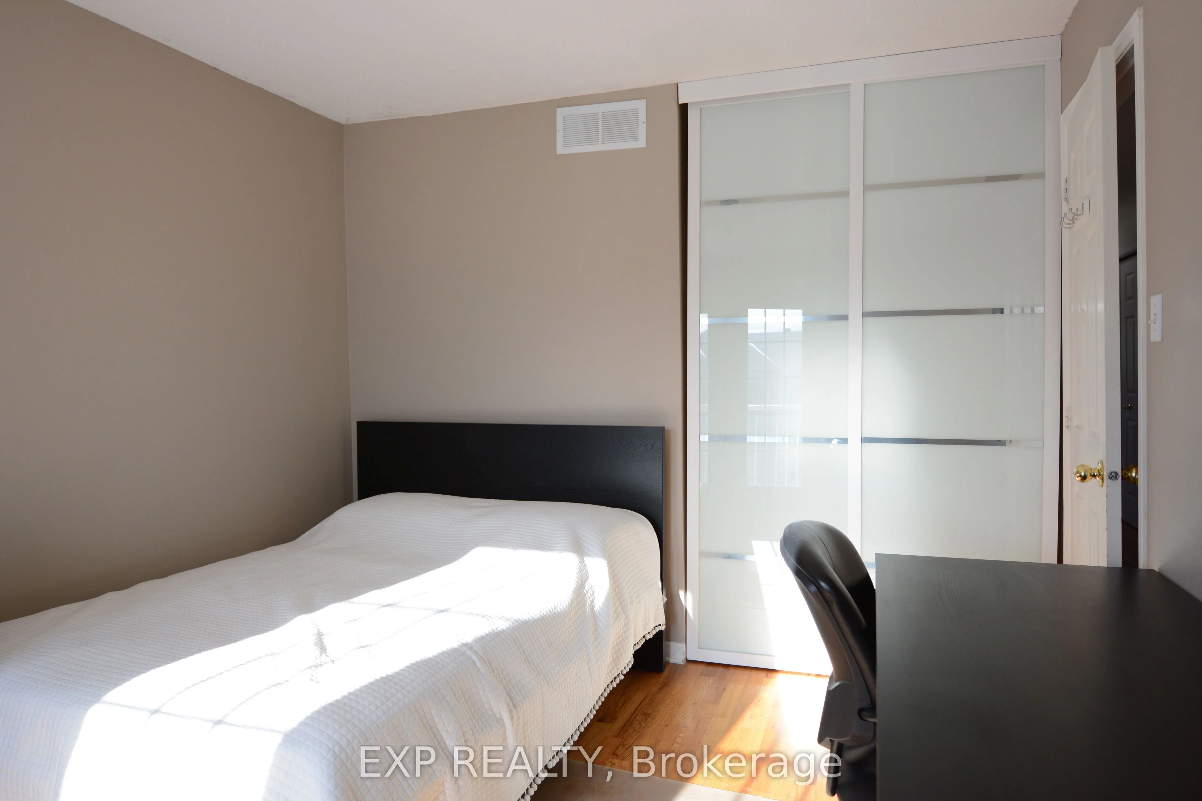 1677 Trenholm Lane, Orleans - Cumberland and Area, ON K4A 4B4