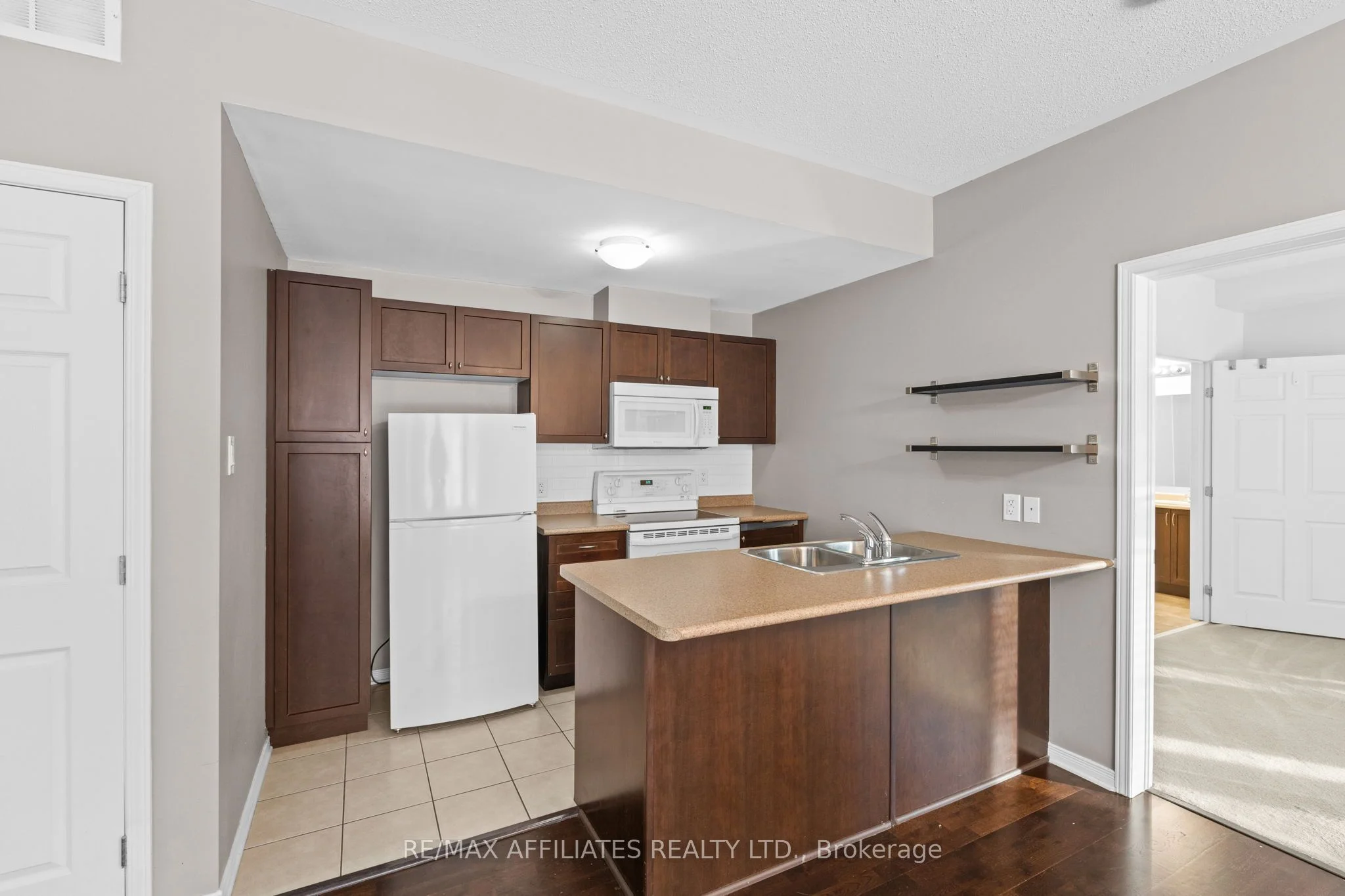 280 Meilleur Pvt N B, Vanier and Kingsview Park, ON K1L 0A2