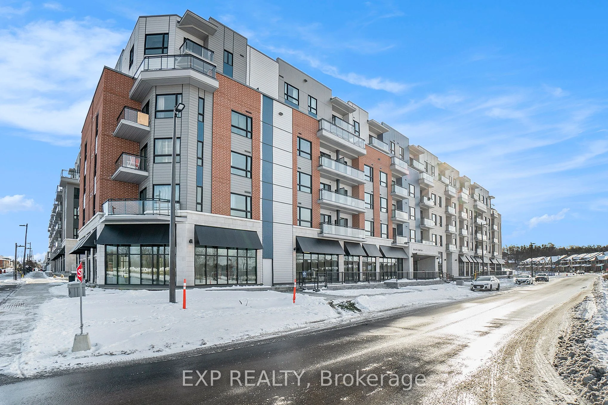 Condo Apartment in Manor Park - Cardinal Glen and Area