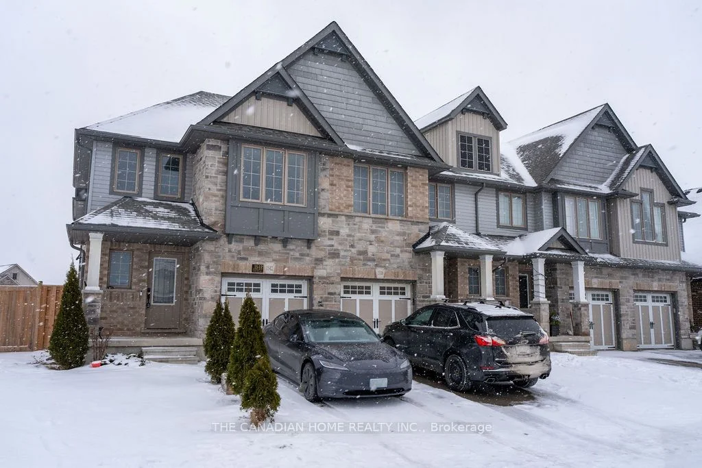 Att/Row/Townhouse in Woodstock