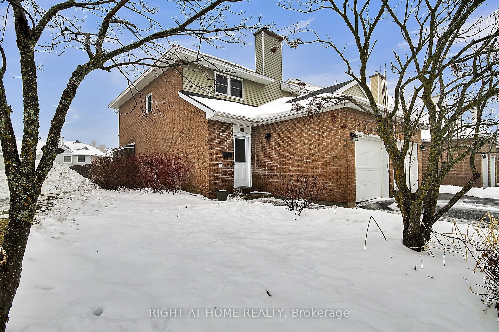 Condo Townhouse in Barrhaven