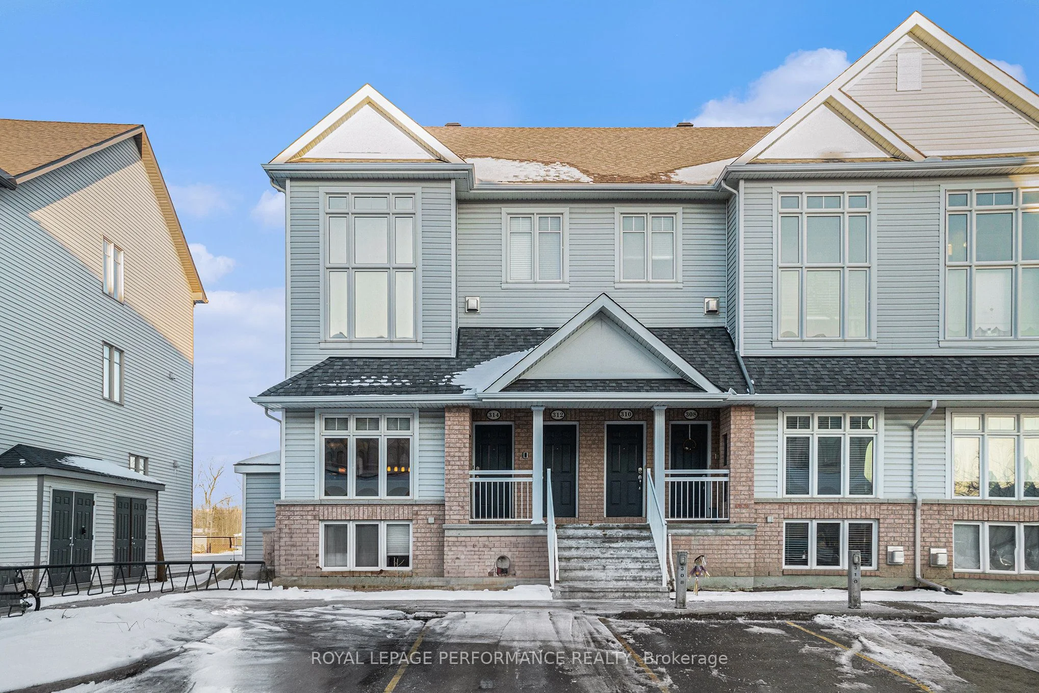 Condo Townhouse in Orleans - Convent Glen and Area