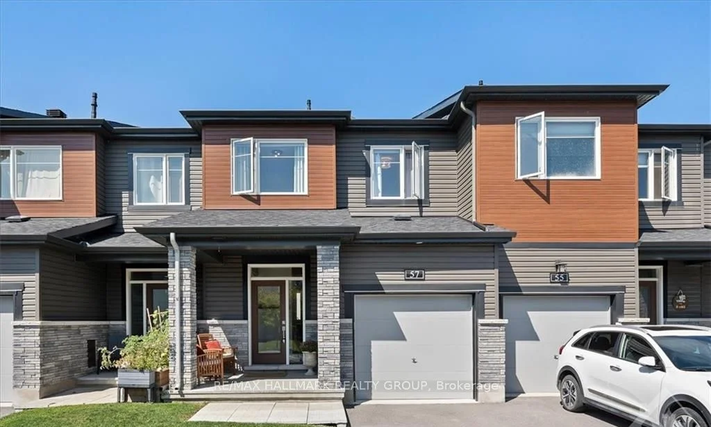 Att/Row/Townhouse in Orleans - Cumberland and Area