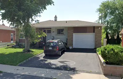 Detached in Niagara Falls
