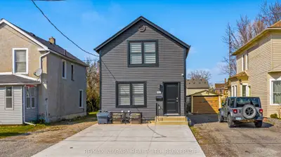 4607 Armoury Street S, Niagara Falls, On L2e 1s5