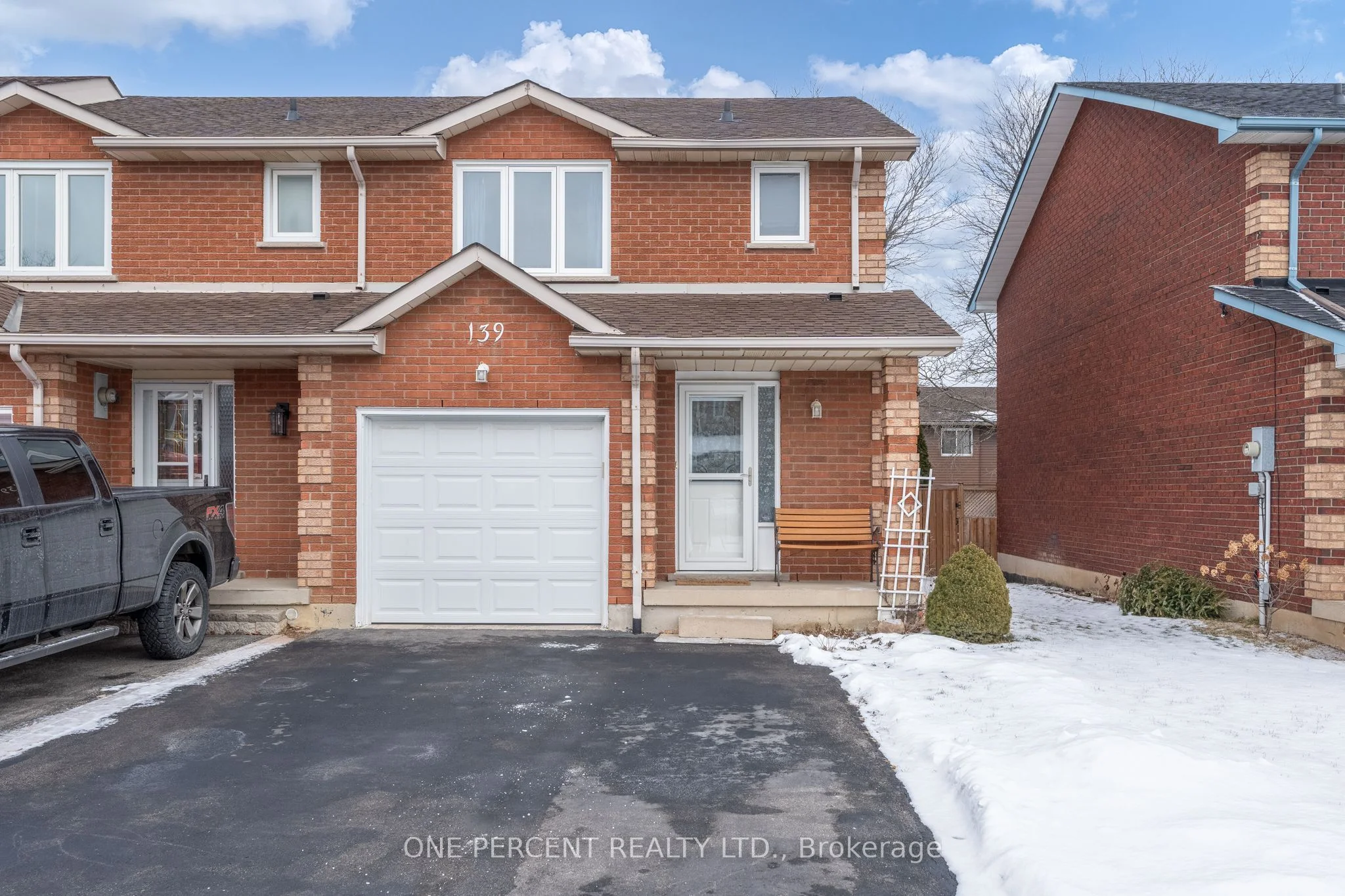 Att/Row/Townhouse in Hamilton