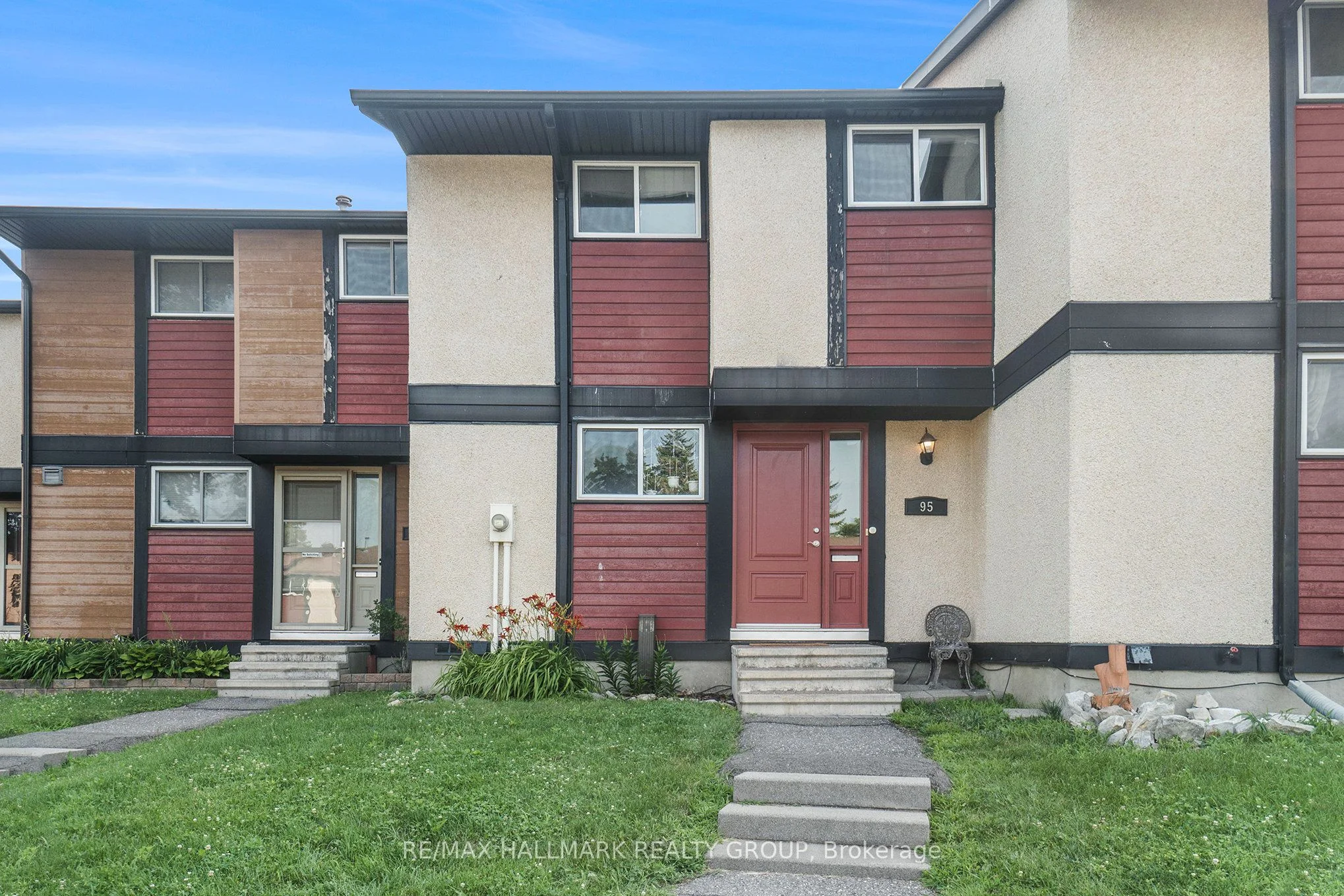 Condo Townhouse in Kanata