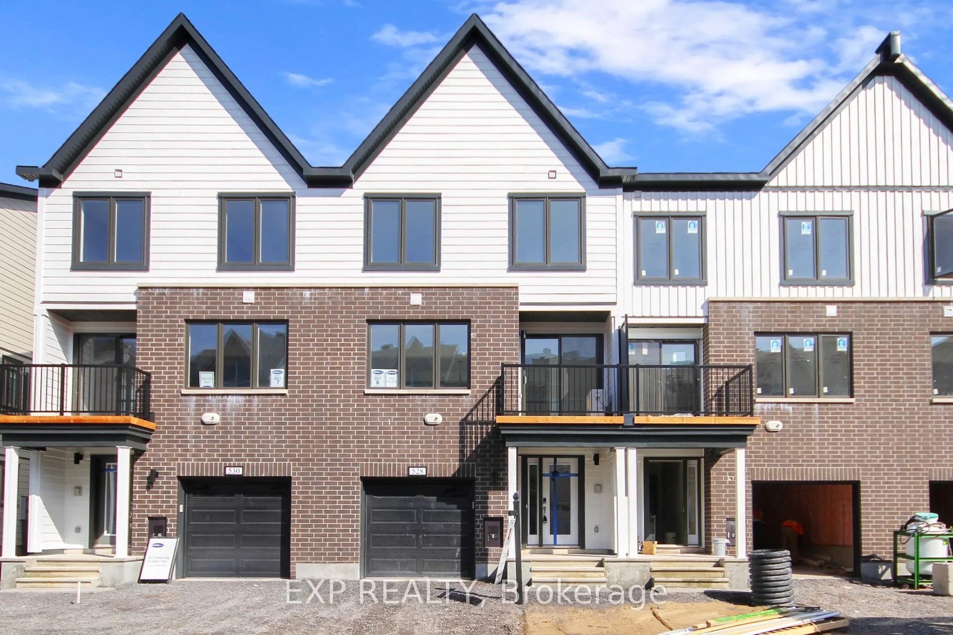 Att/Row/Townhouse in Stittsville - Munster - Richmond