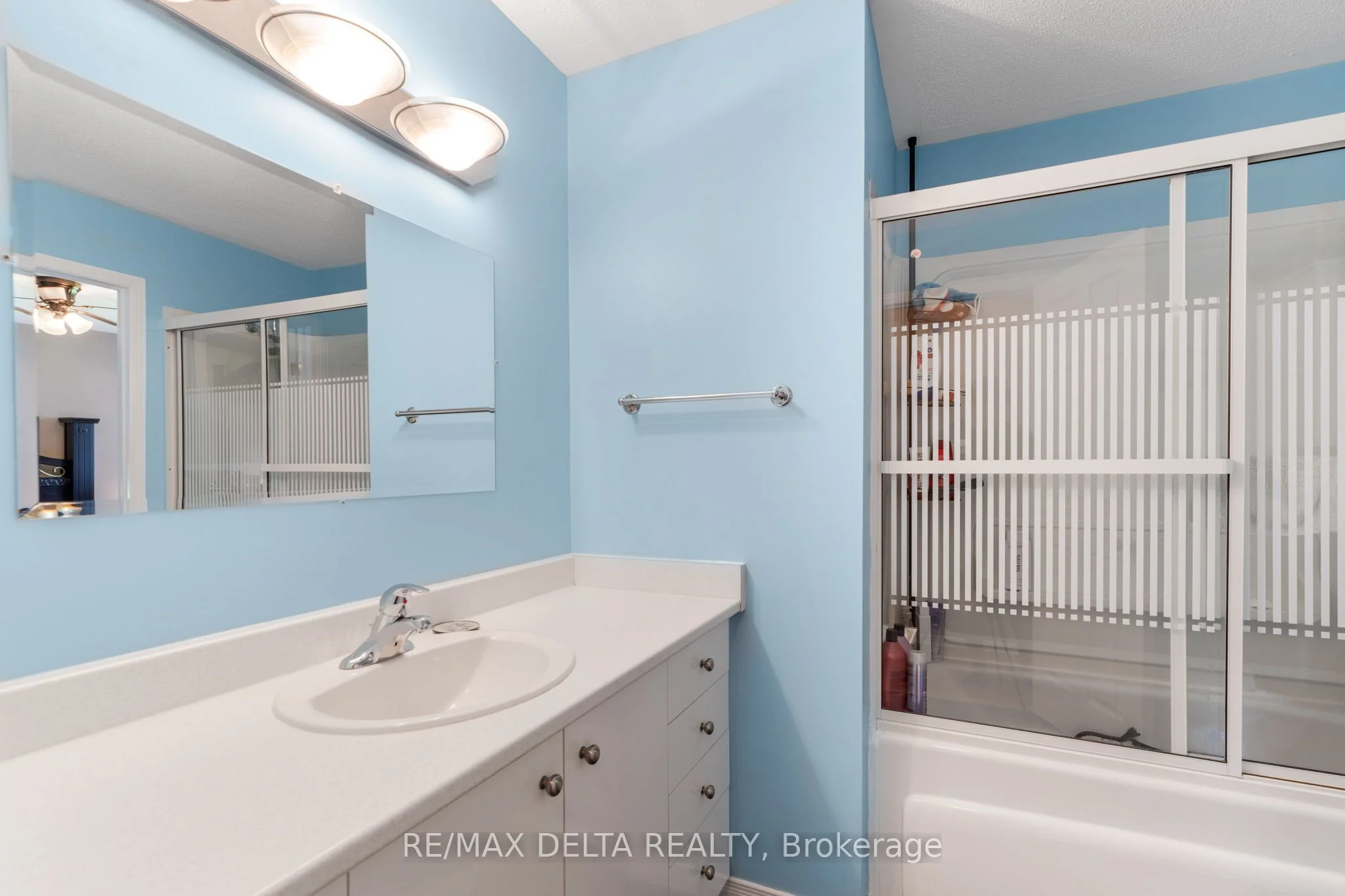 876 Lawrence Street, Clarence-Rockland, ON K4K 1M8