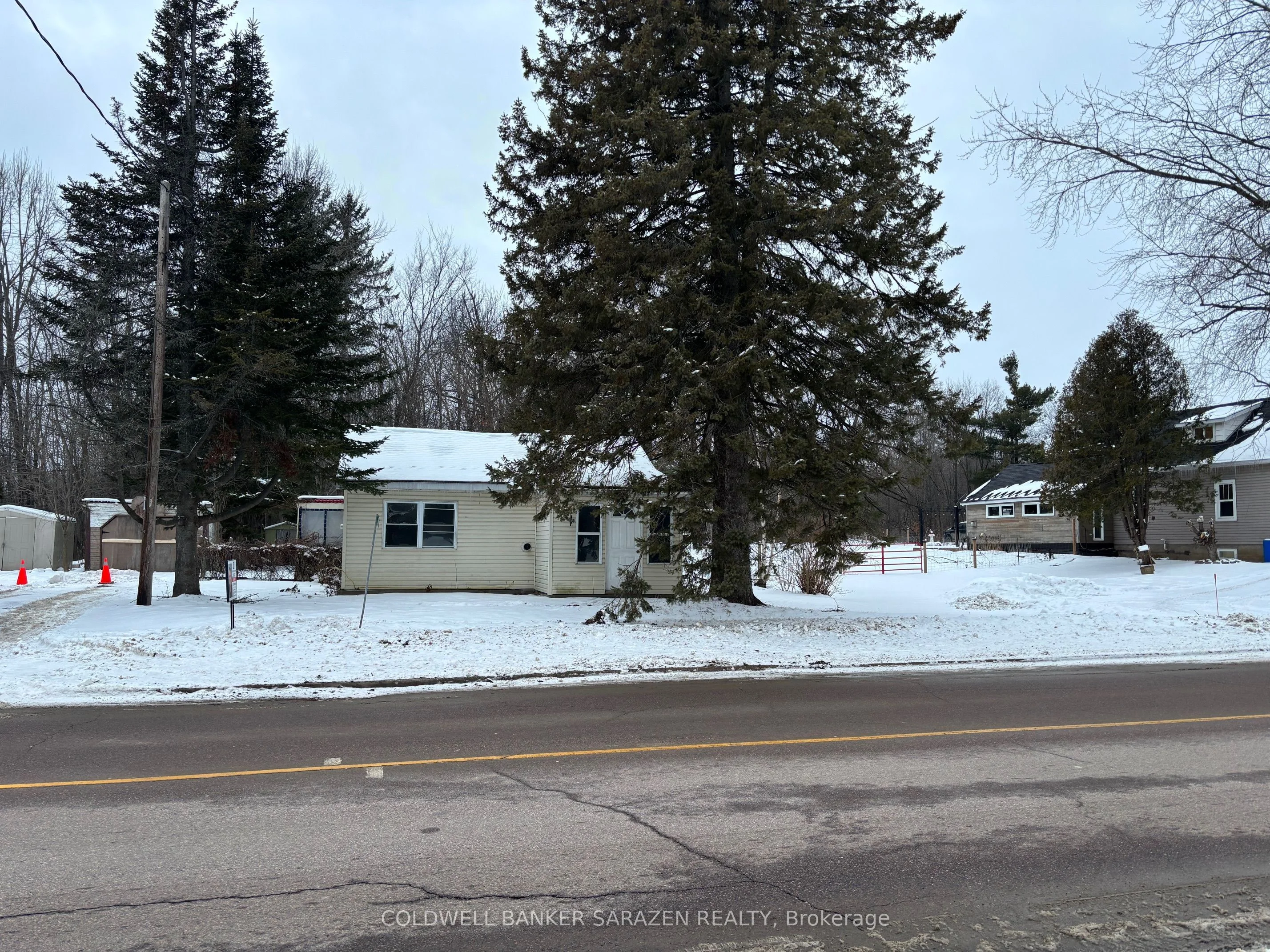 Detached in McNab/Braeside