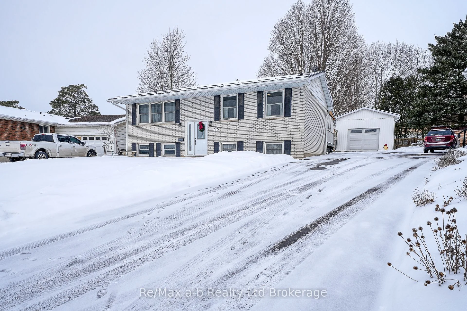 Detached in Ingersoll