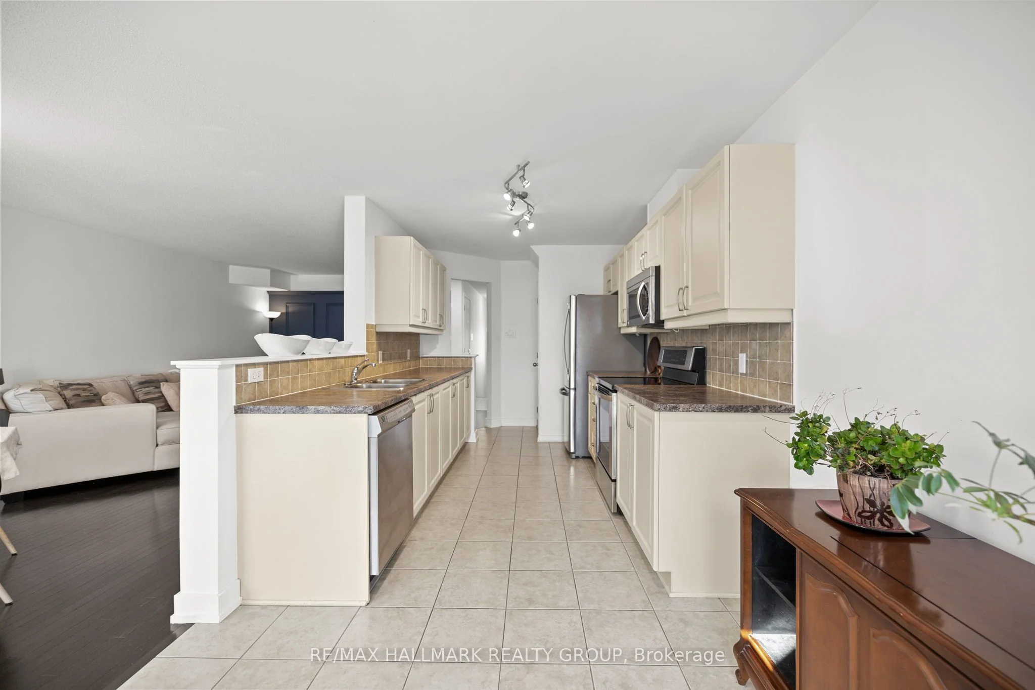 112 Challenge Crescent, Orleans - Cumberland and Area, ON K4A 0T9