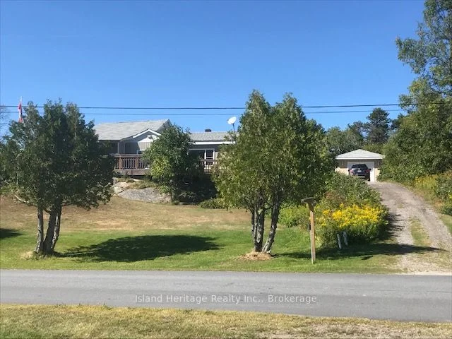 Detached in Parry Sound Remote Area