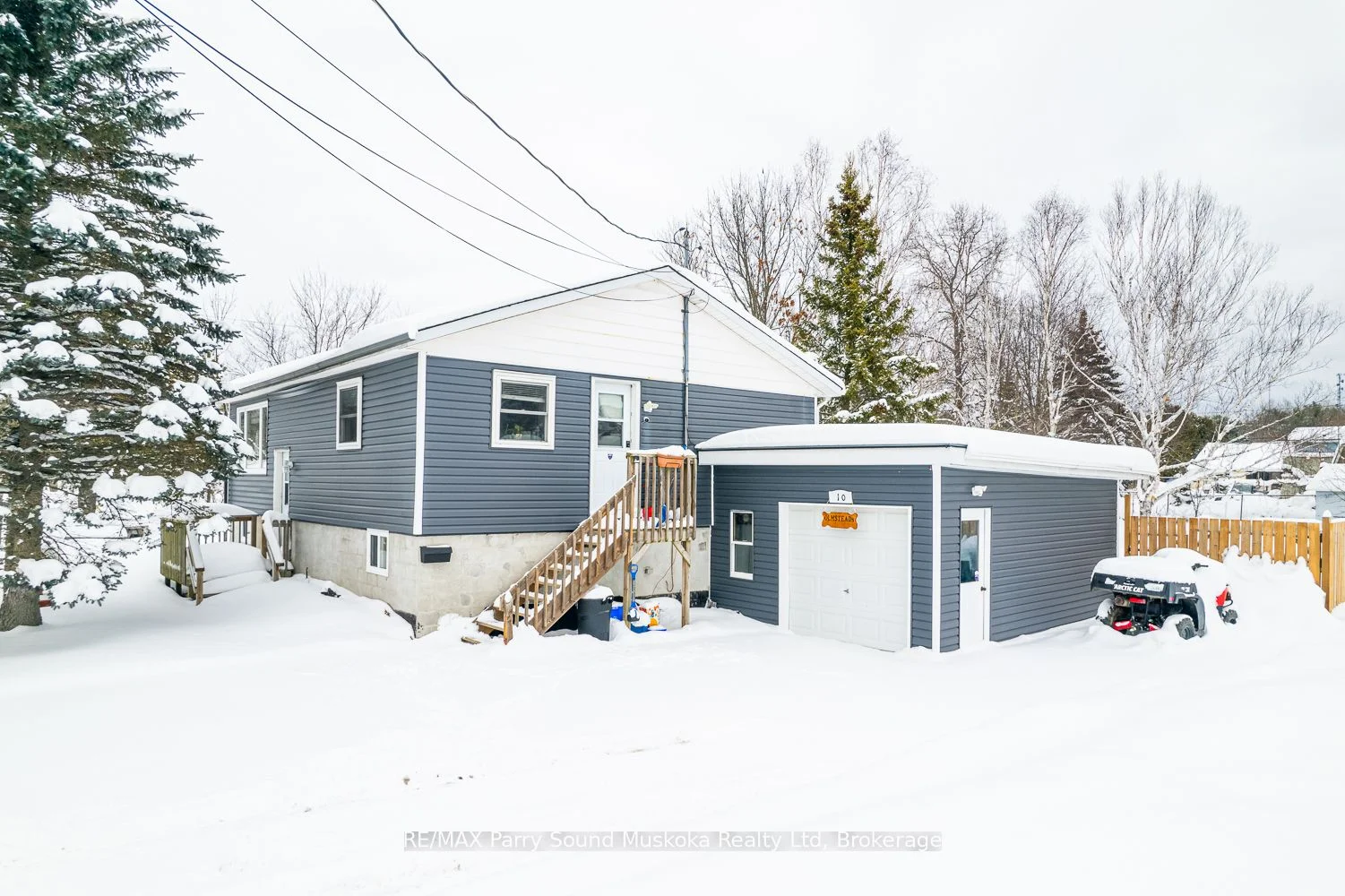 Detached in Parry Sound
