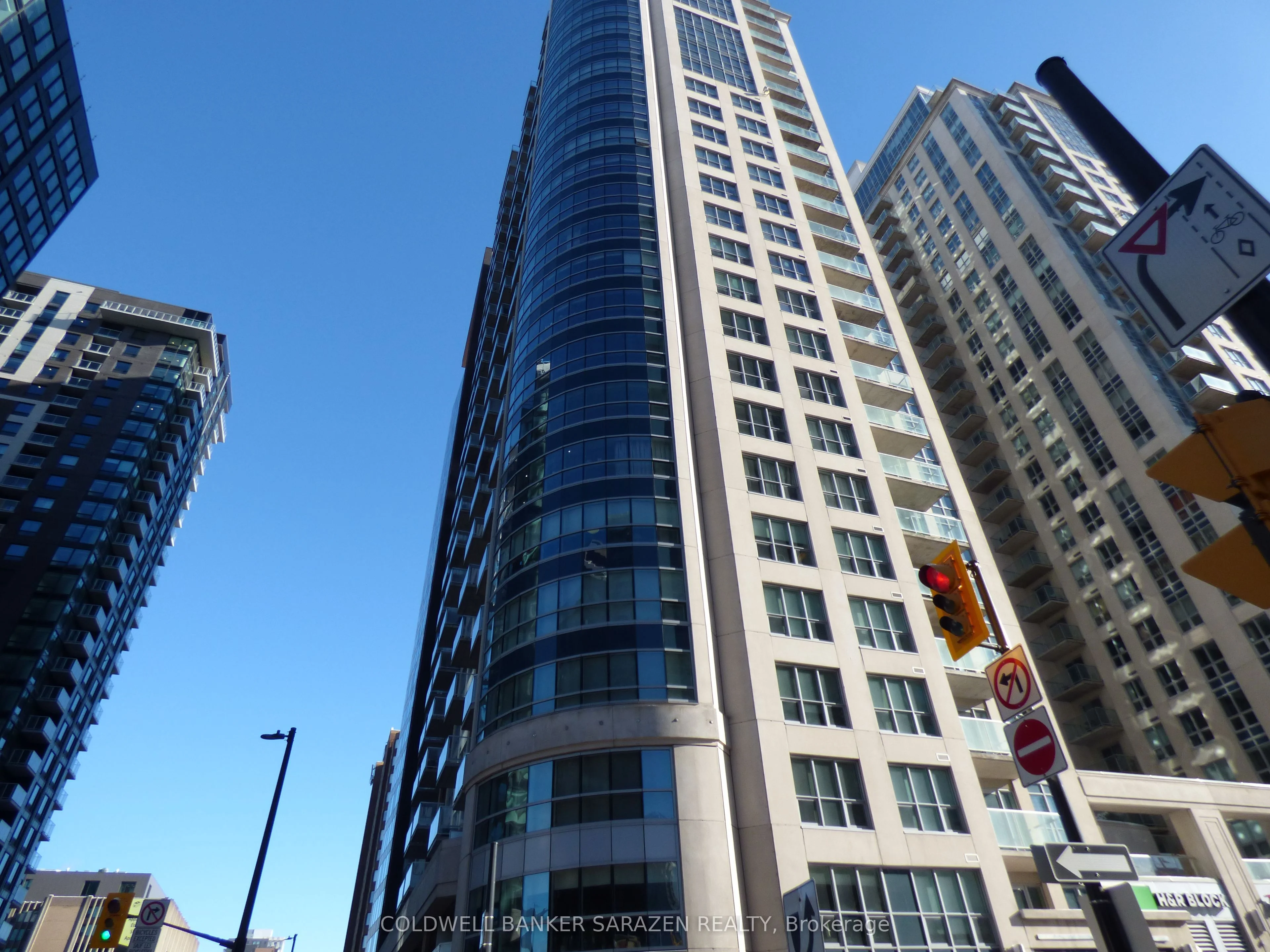 242 Rideau Street 2204, Lower Town - Sandy Hill, On K1n 0b7