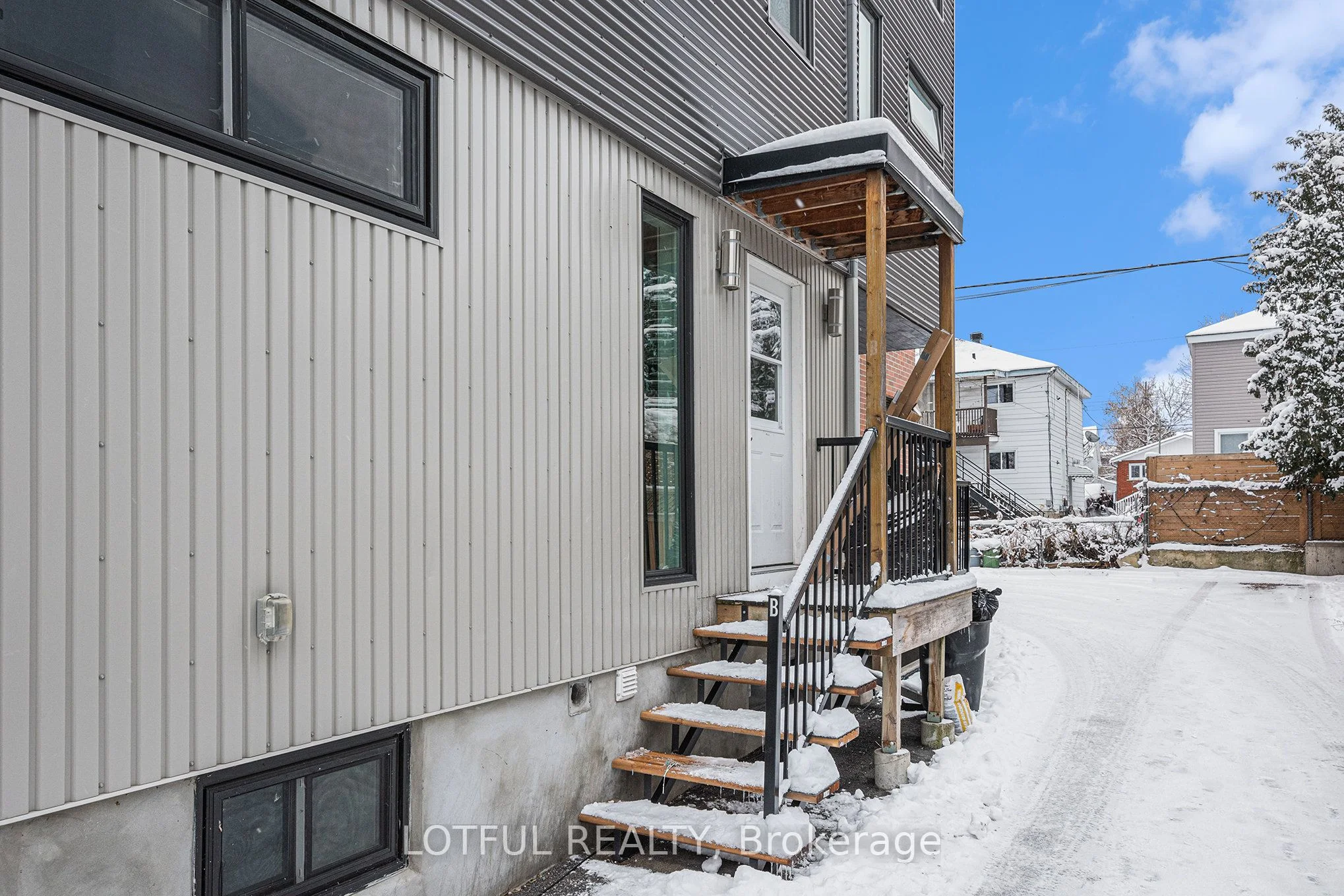 336 JOFFRE-BELANGER Way B, Vanier and Kingsview Park, ON K1L 5K4