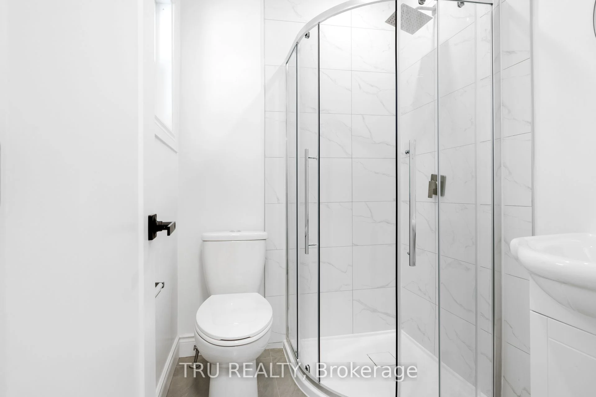 926 Winnington Avenue, Britannia Heights - Queensway Terrace N and Area, ON K2B 5C7