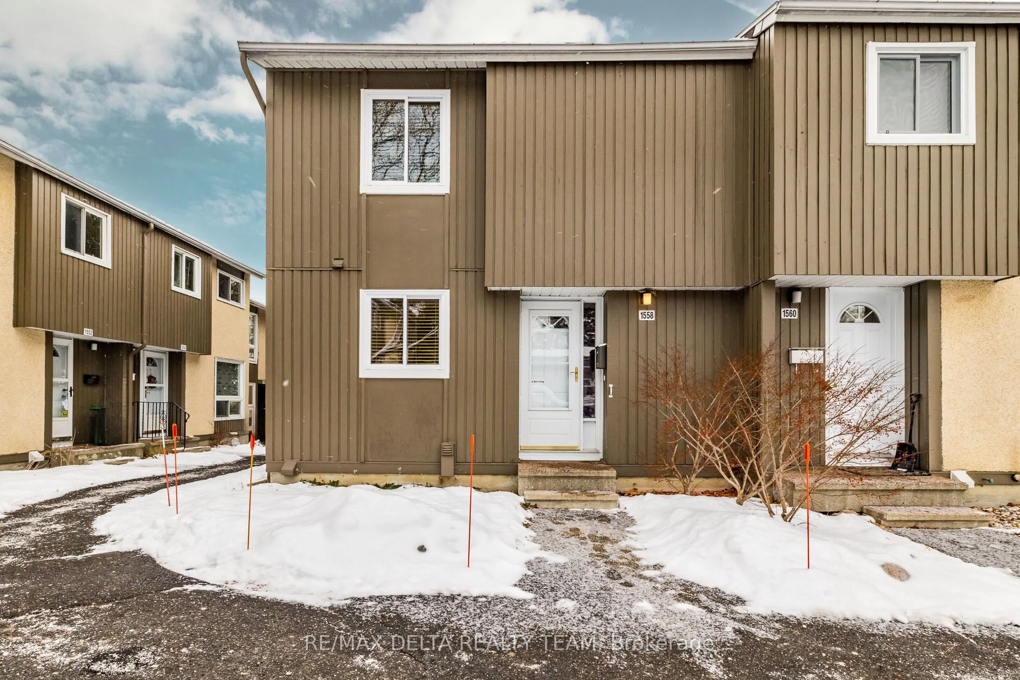 Condo Townhouse in Beacon Hill North - South and Area
