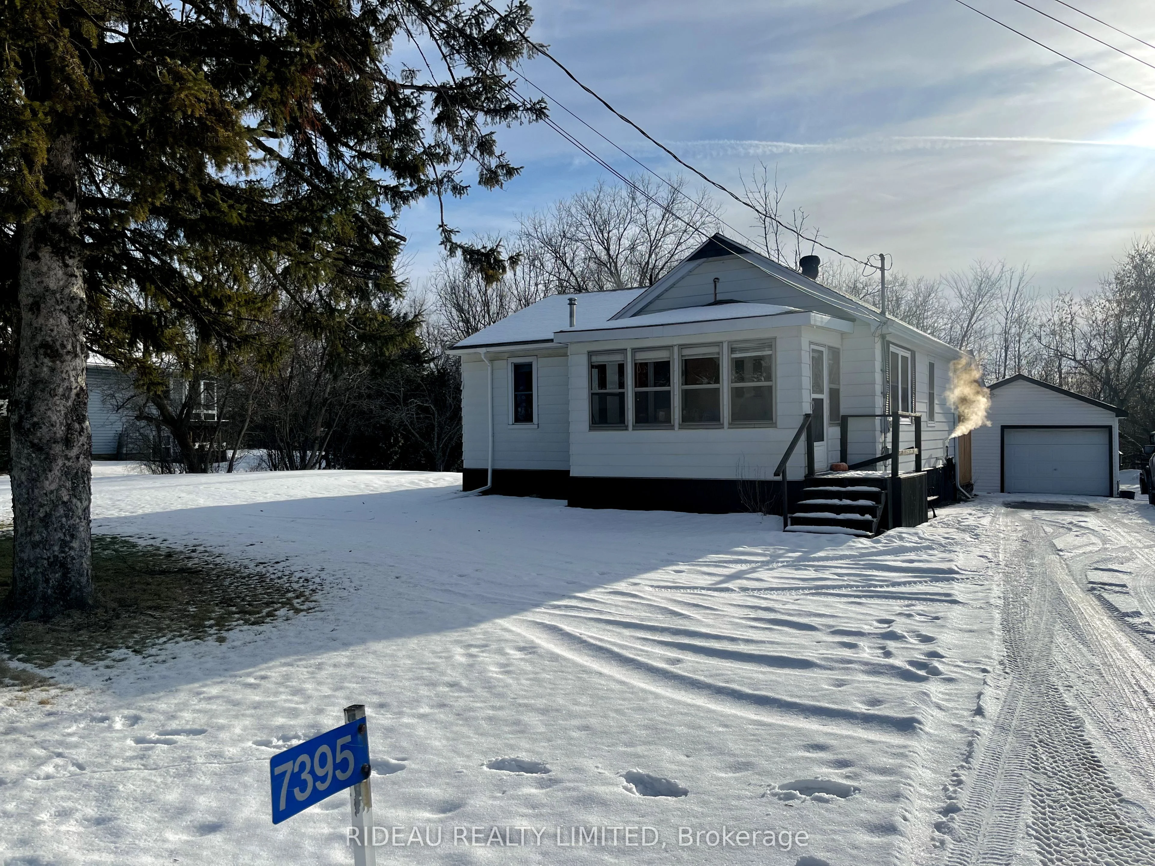 Detached in Montague