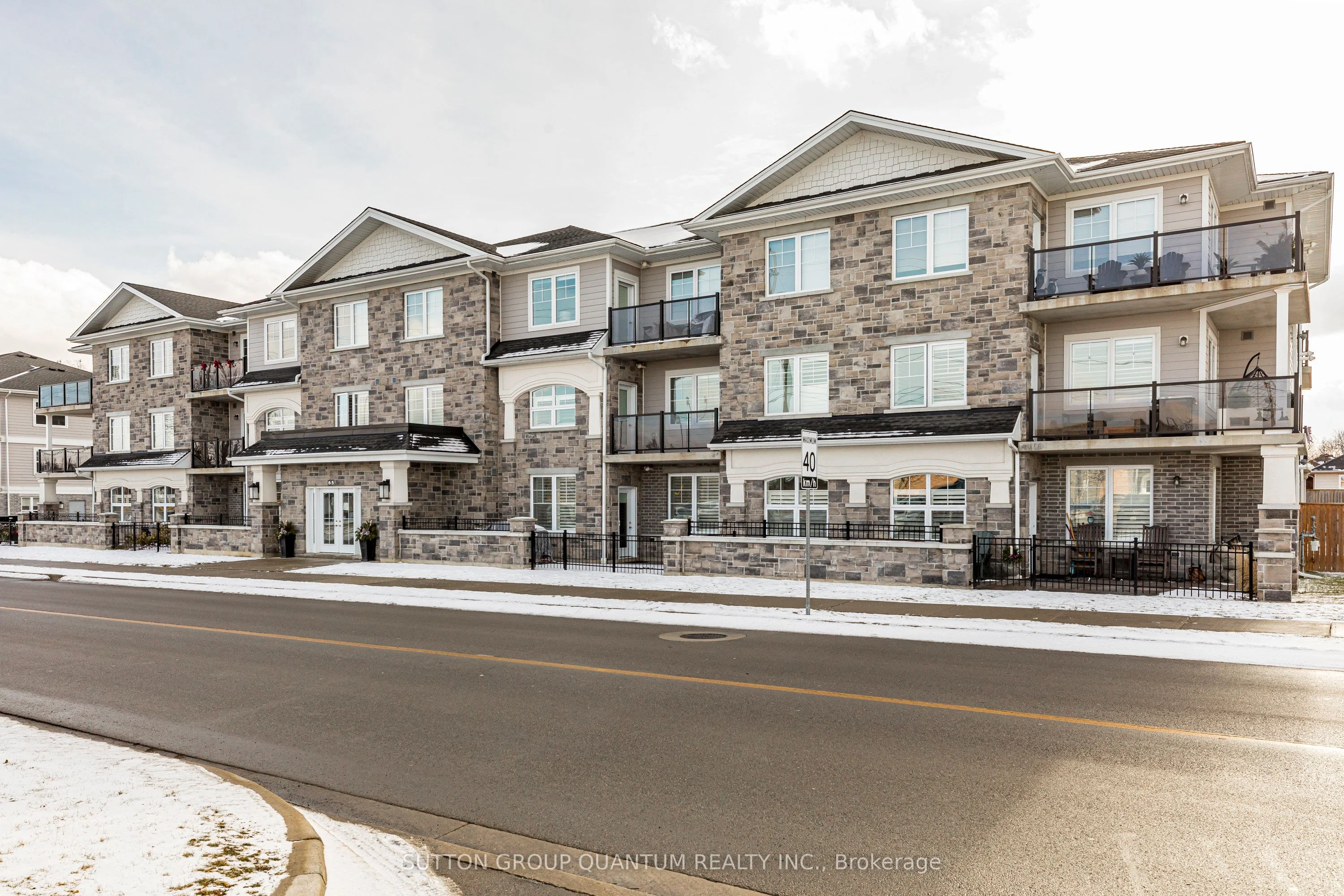 Condo Apartment in Haldimand
