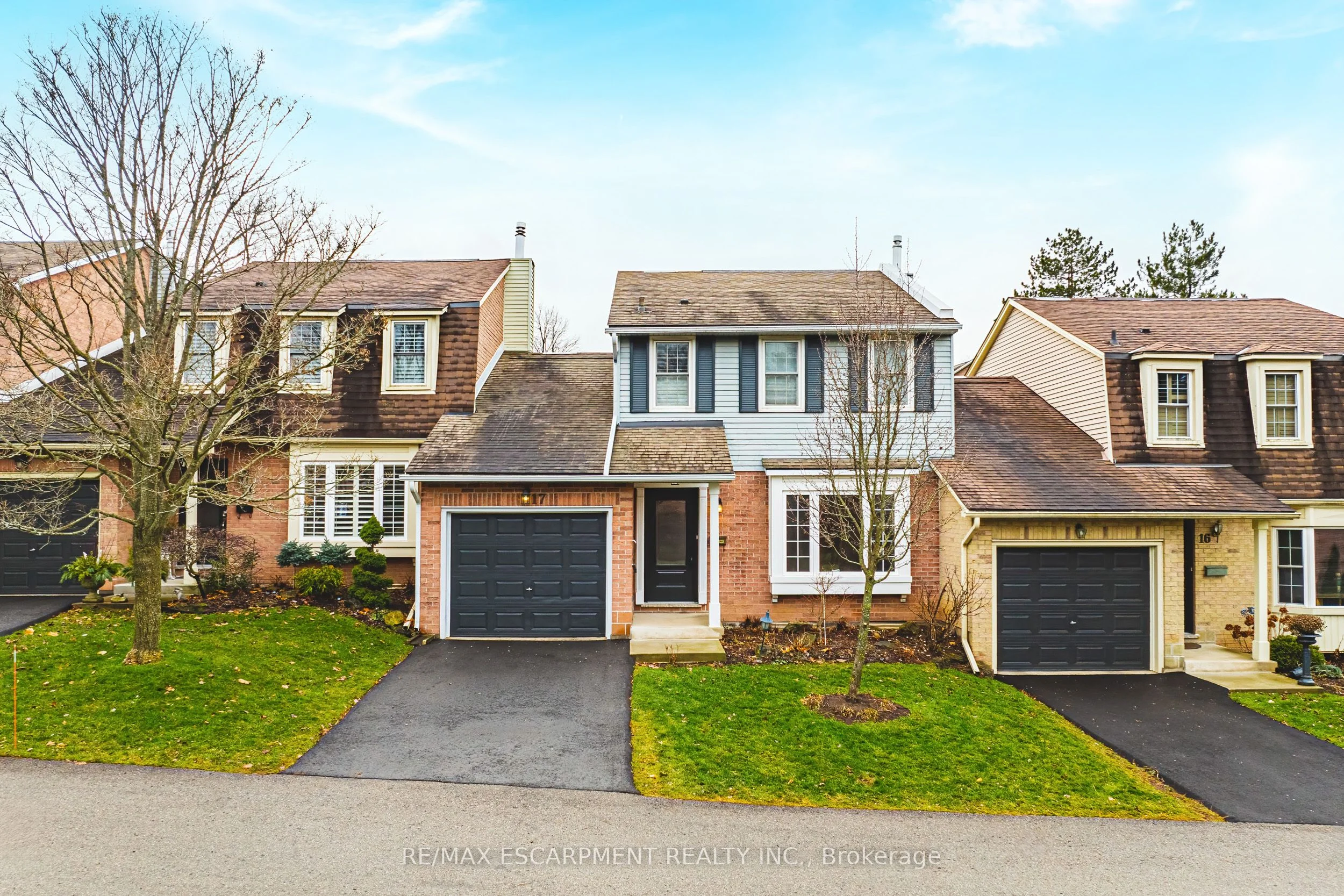 105 WILSON Street W 17, Hamilton, ON L9G 1N4