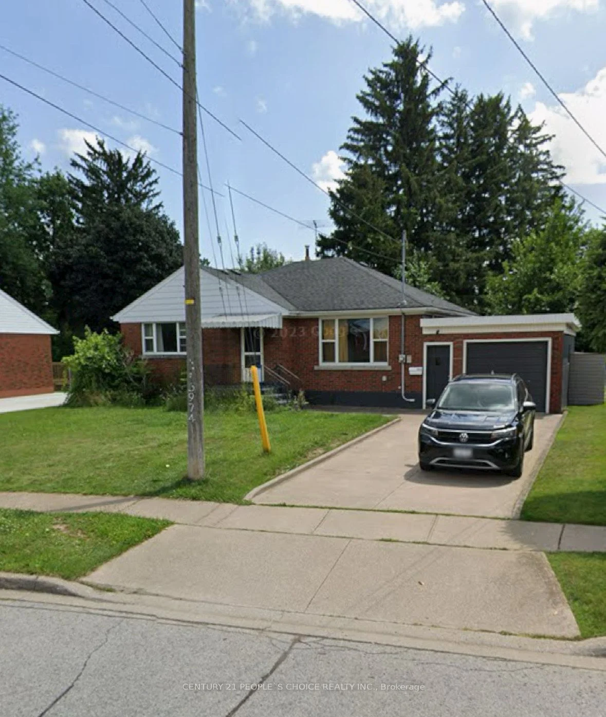 Detached in Niagara Falls