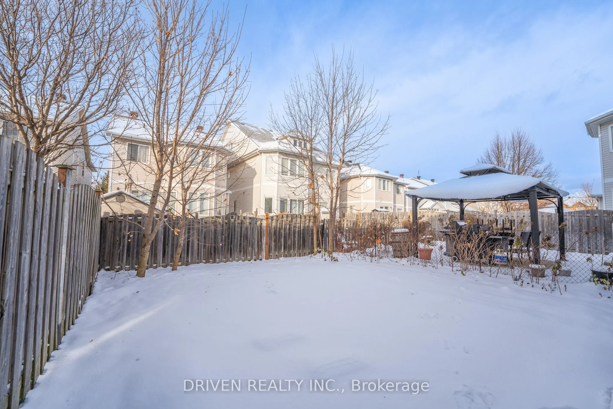 17 Coleridge Street, Carlington - Central Park, ON K2C 4C8